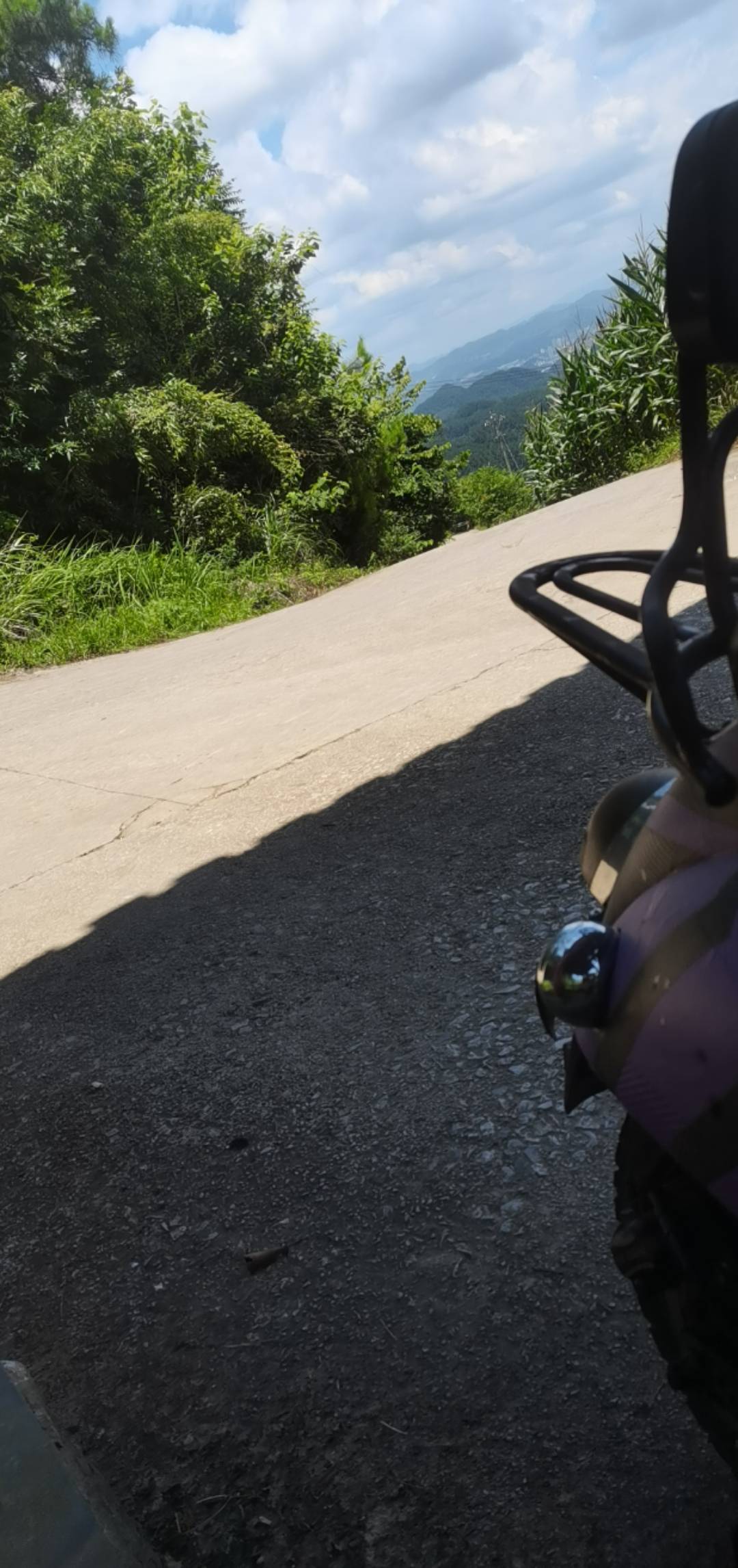 坐标荷兰，今天上午喝了5瓶水，洗了两次冷水澡，一会就全身暴汗。
28 / 作者:老哥想上岸！！ / 