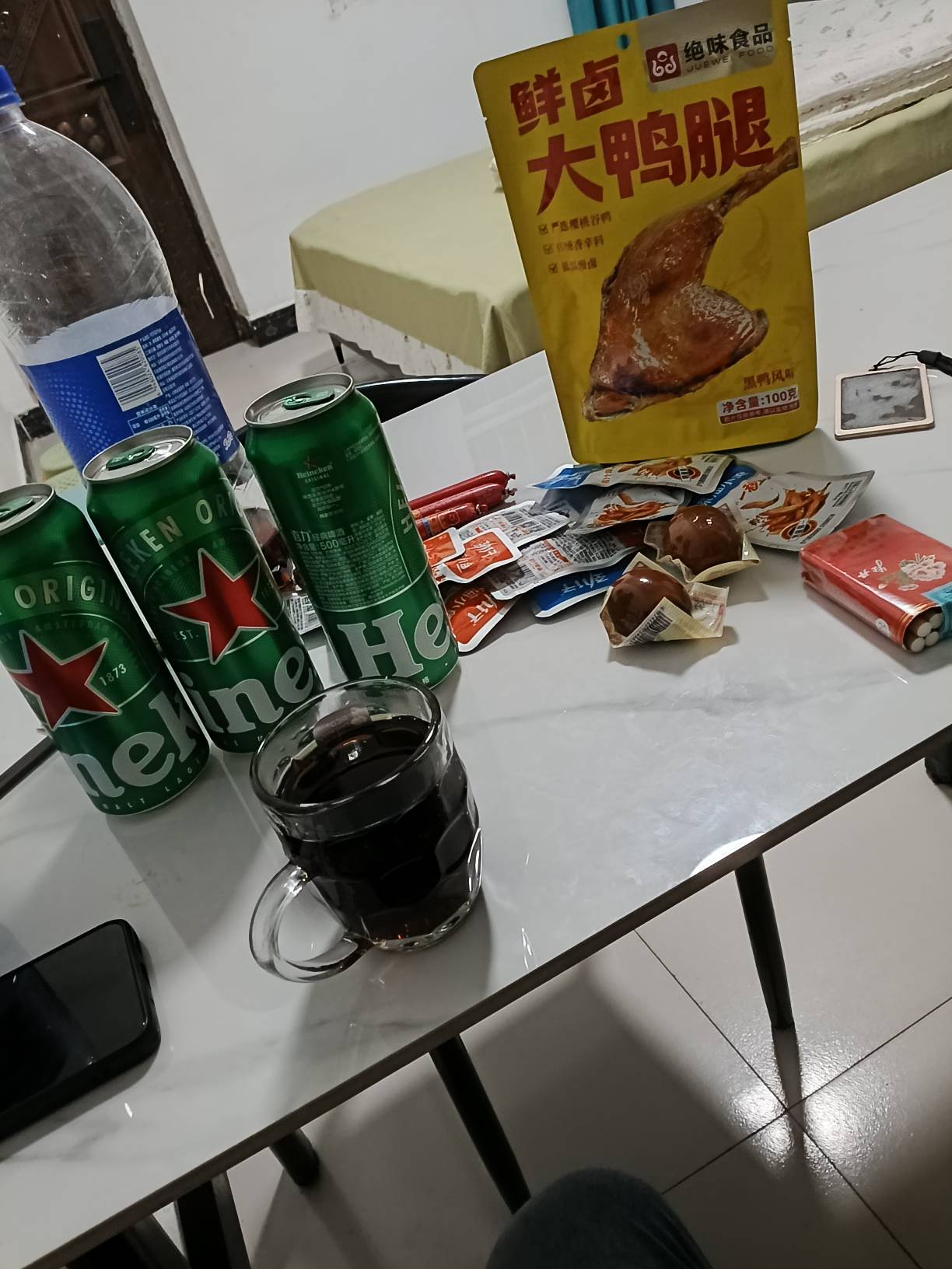 今天的小鱼和啤酒丑团请客的


17 / 作者:一条小麻蛇啊 / 