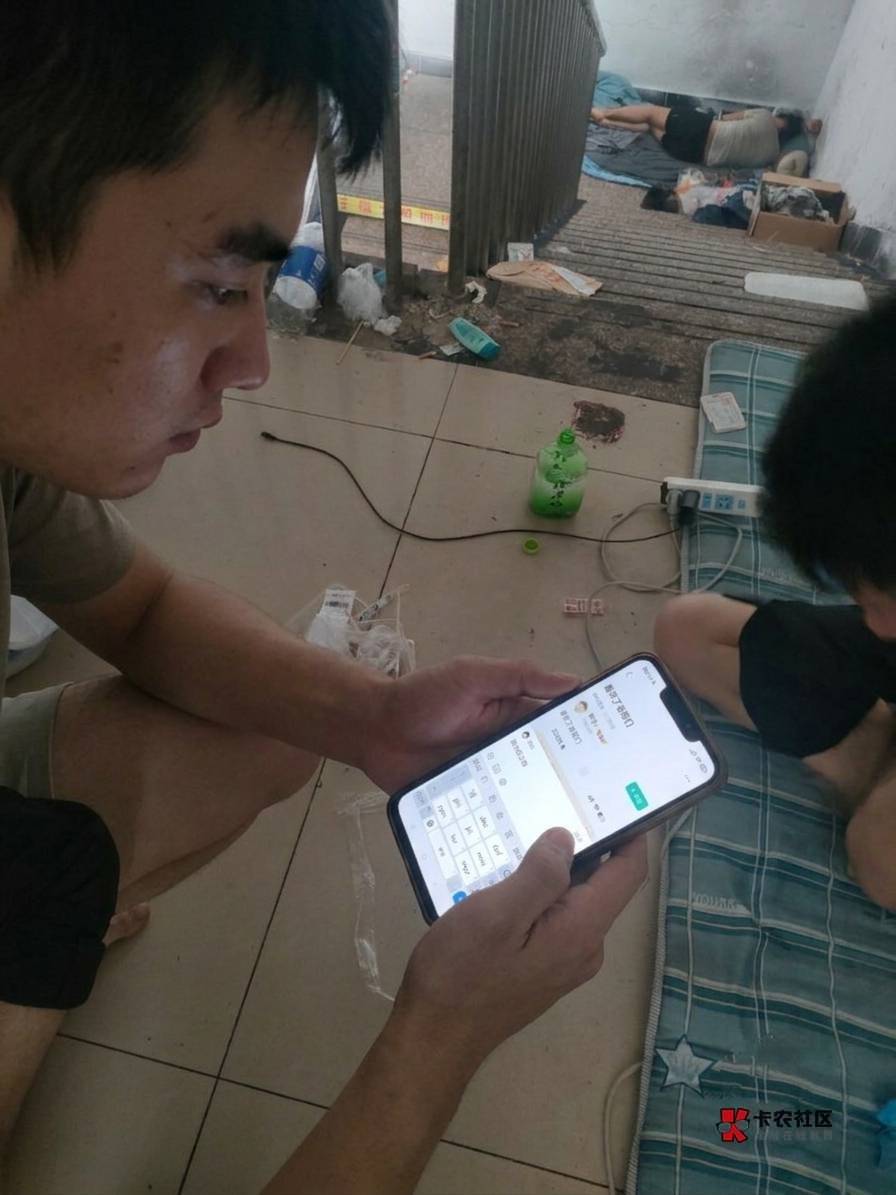 老哥们，一个人到陌生的地方到底怎样才能找到工作啊，不想进厂，好迷茫，好无助啊

62 / 作者:浪子三 / 