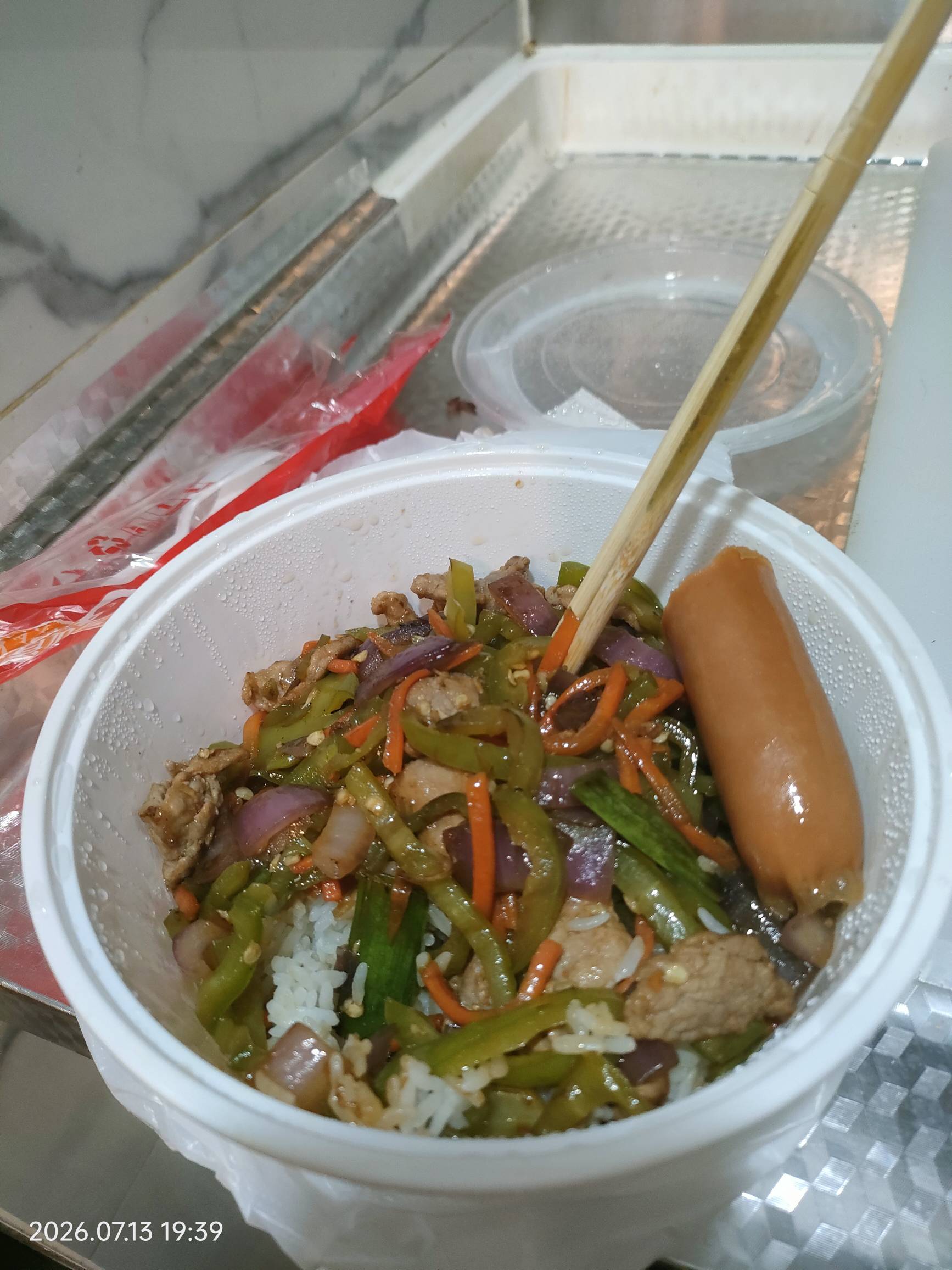 沙县的盖浇饭居然是现炒的，热气腾腾，能中个免单就好了

69 / 作者:雅俗共赏2021 / 