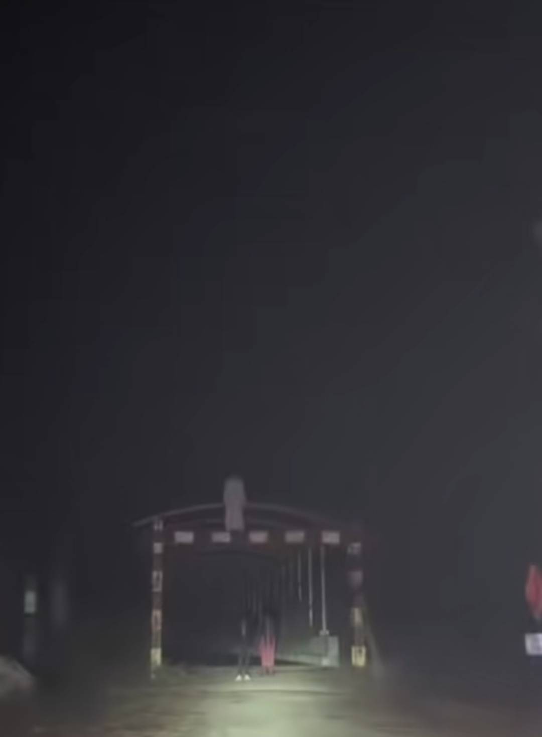 骑电瓶车回家遇到这玩意？？

59 / 作者:无羊毛111 / 
