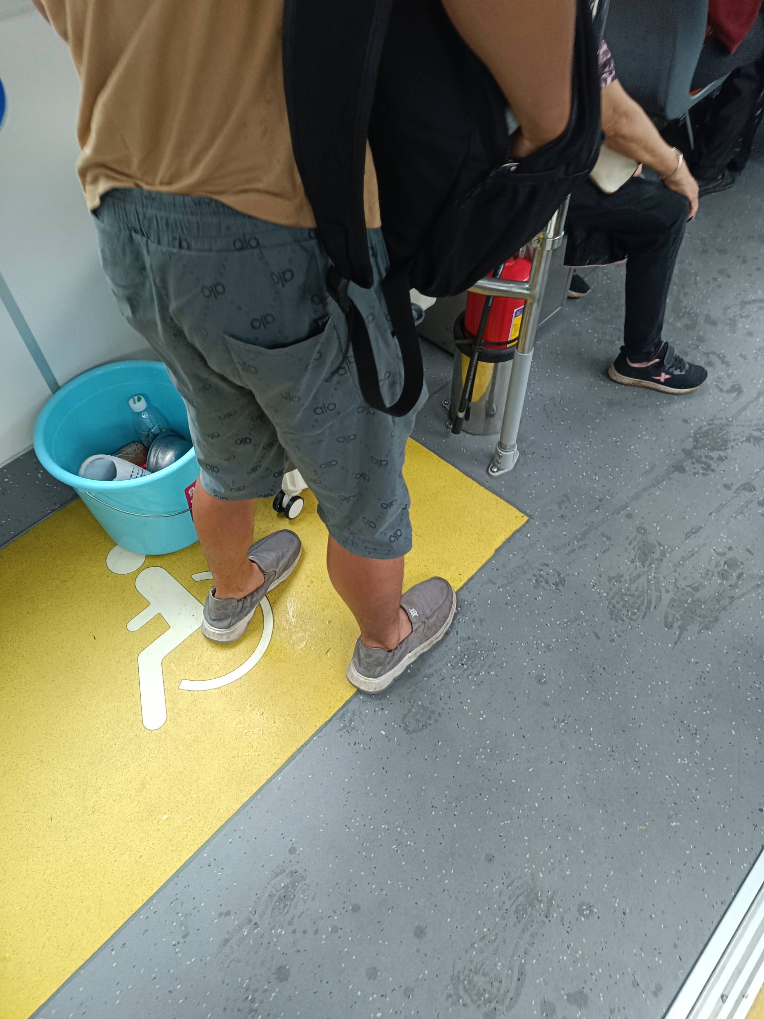 有老哥进厂了。


4 / 作者:北部湾银行 / 