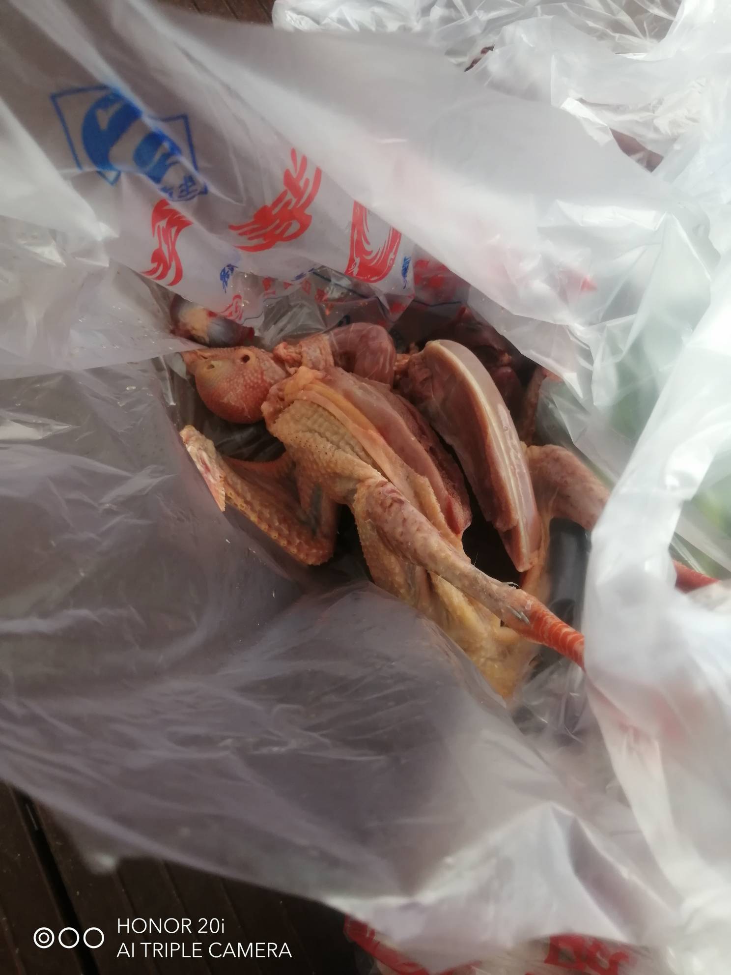 上海兴业抢光了，
大哥请客买菜错过了，一个人吃250元菜





30 / 作者:卡农新来的 / 