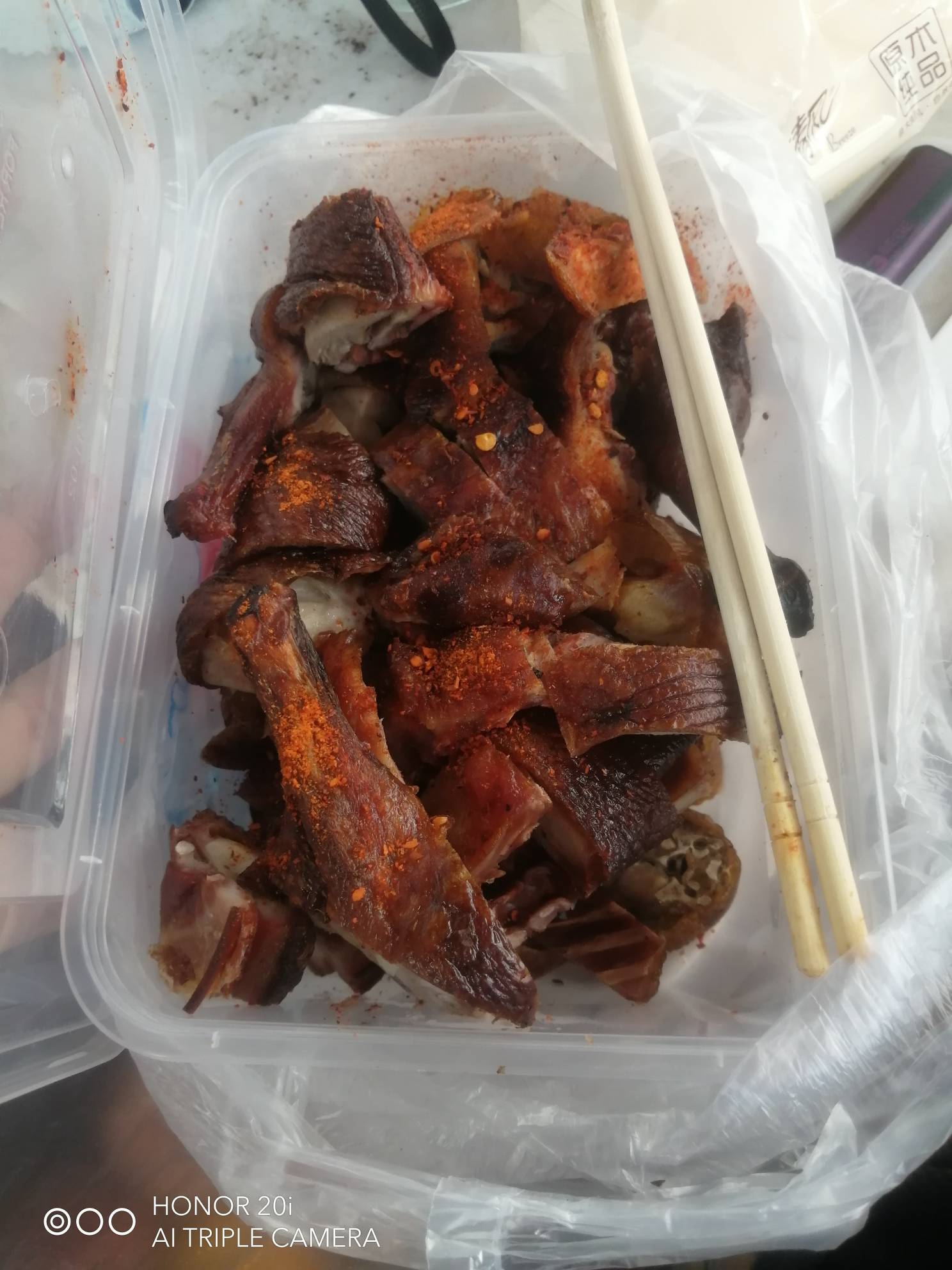 上海兴业抢光了，
大哥请客买菜错过了，一个人吃250元菜





2 / 作者:卡农新来的 / 