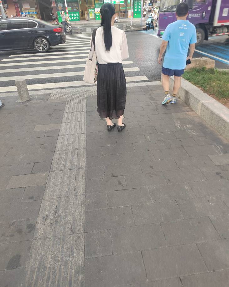 老哥们，说出来找工作，走两步路就走不动了，又想回去躺着了，怎么办

25 / 作者:今年要发财 / 