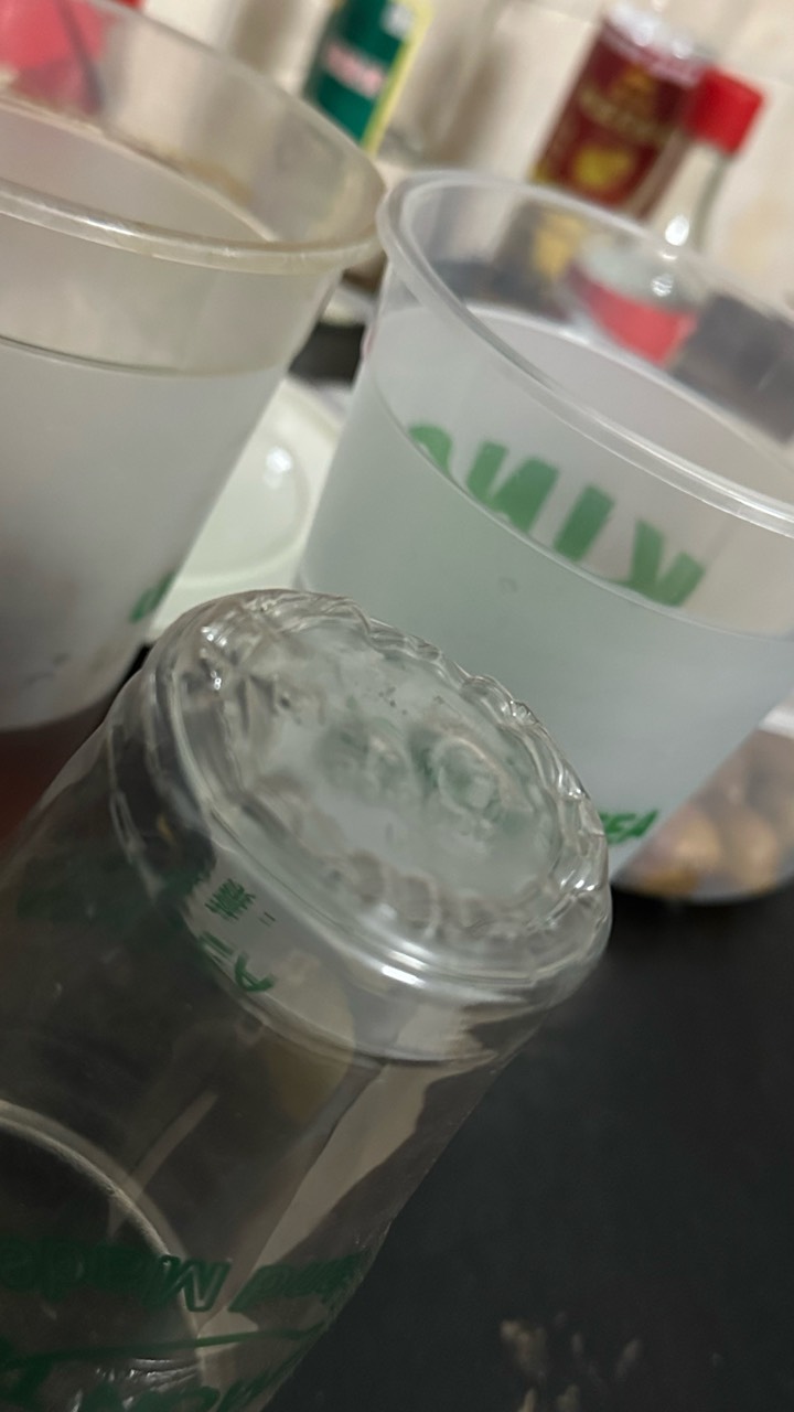 鄰里的杯子真的好用，还耐高温，直接倒开水进去都不变形，盖上盖子密封性还好，直接当17 / 作者:不知明的靓仔 / 