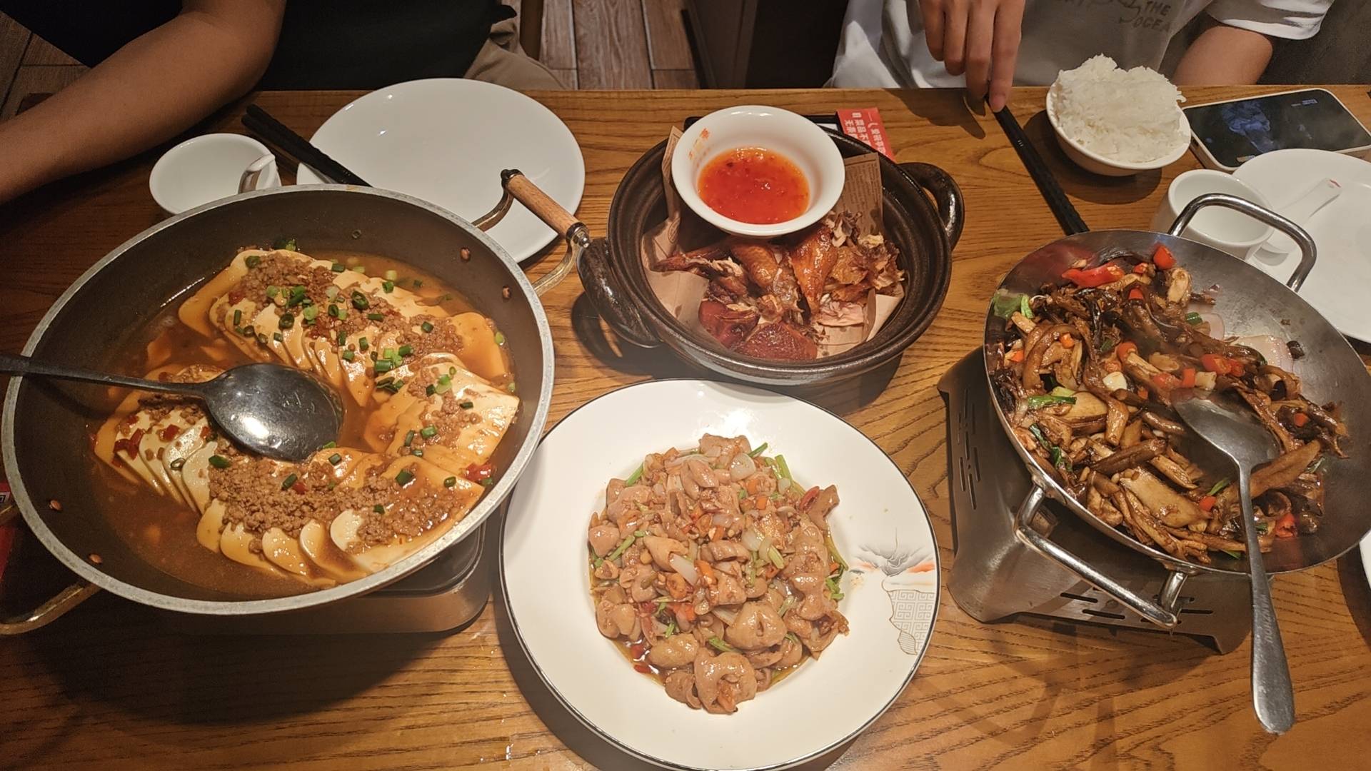 急急急，明天的猪脚饭怎么弄。一天没吃肉了。

65 / 作者:烦恼全吴、 / 