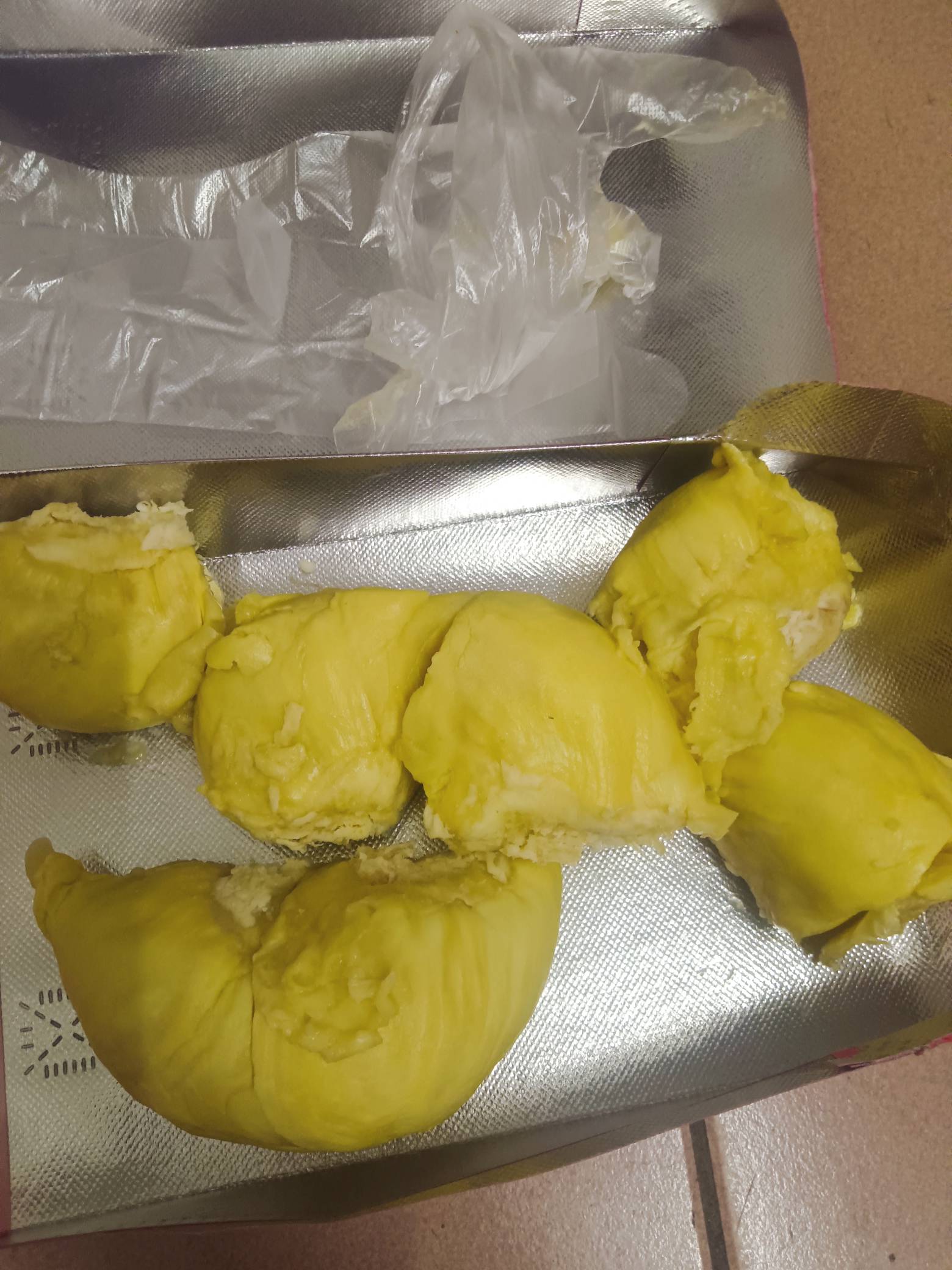 老哥们榴莲开出来了，有点熟过头吃起来发苦，可以找客服理赔吗

77 / 作者:三打白骨精313 / 
