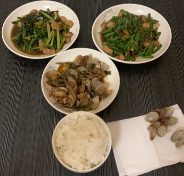 吃饭 两块钱老哥们

81 / 作者:小鬼是魔鬼 / 