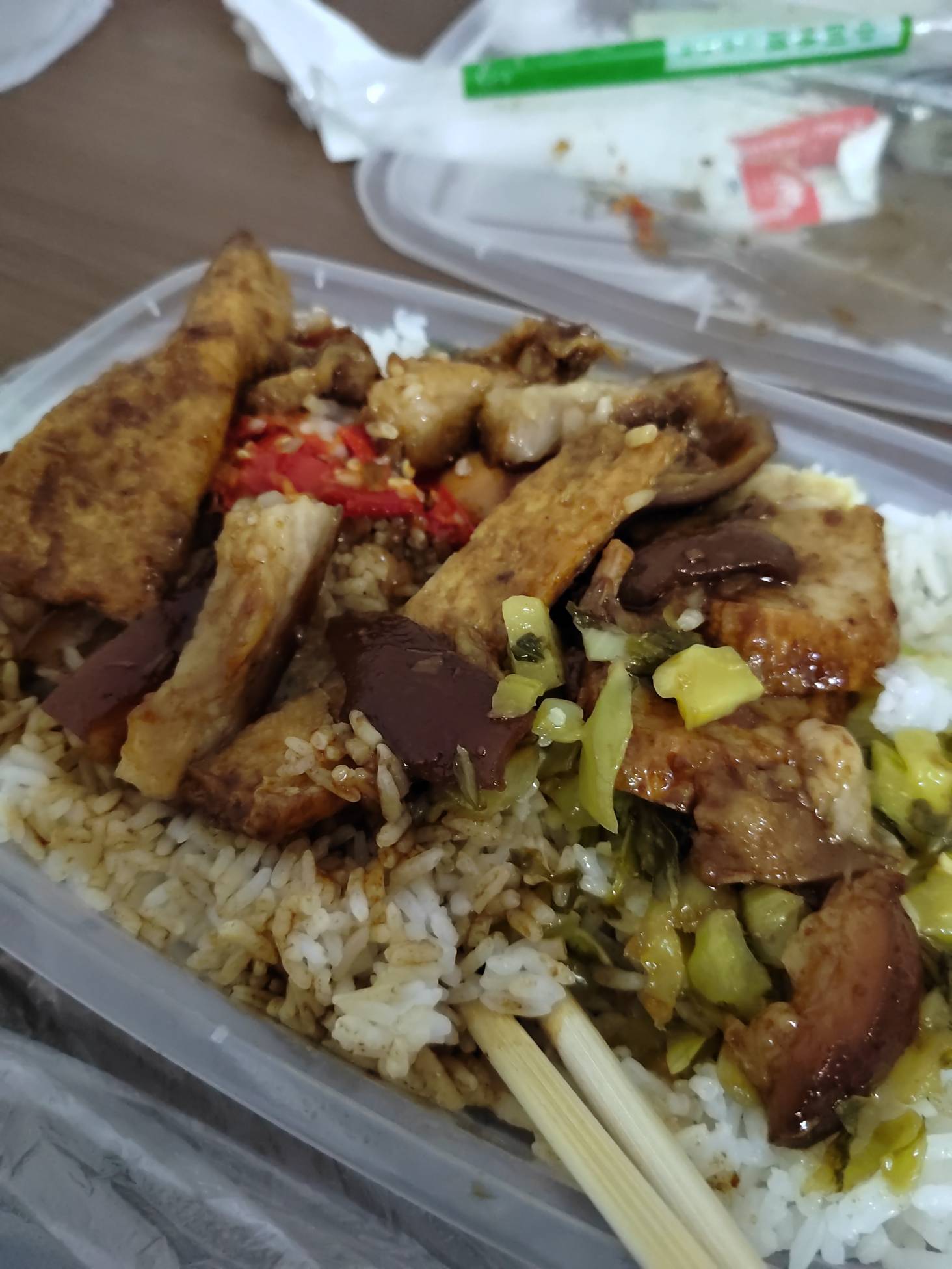 自从去年11月份抽了兴业1000e卡到现在，没抽过超过50的奖品，吃个猪脚饭，睡觉了老哥53 / 作者:今年要发财 / 