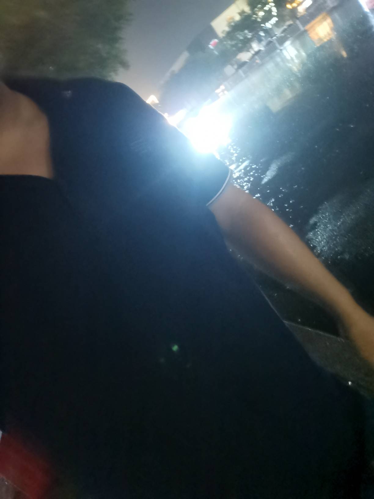 下雨了 没地方去了 公交站台待一会 网吧不让我待 肯德基让坐着 不让躺着 也难受 卡农18 / 作者:可不可以再爱你 / 