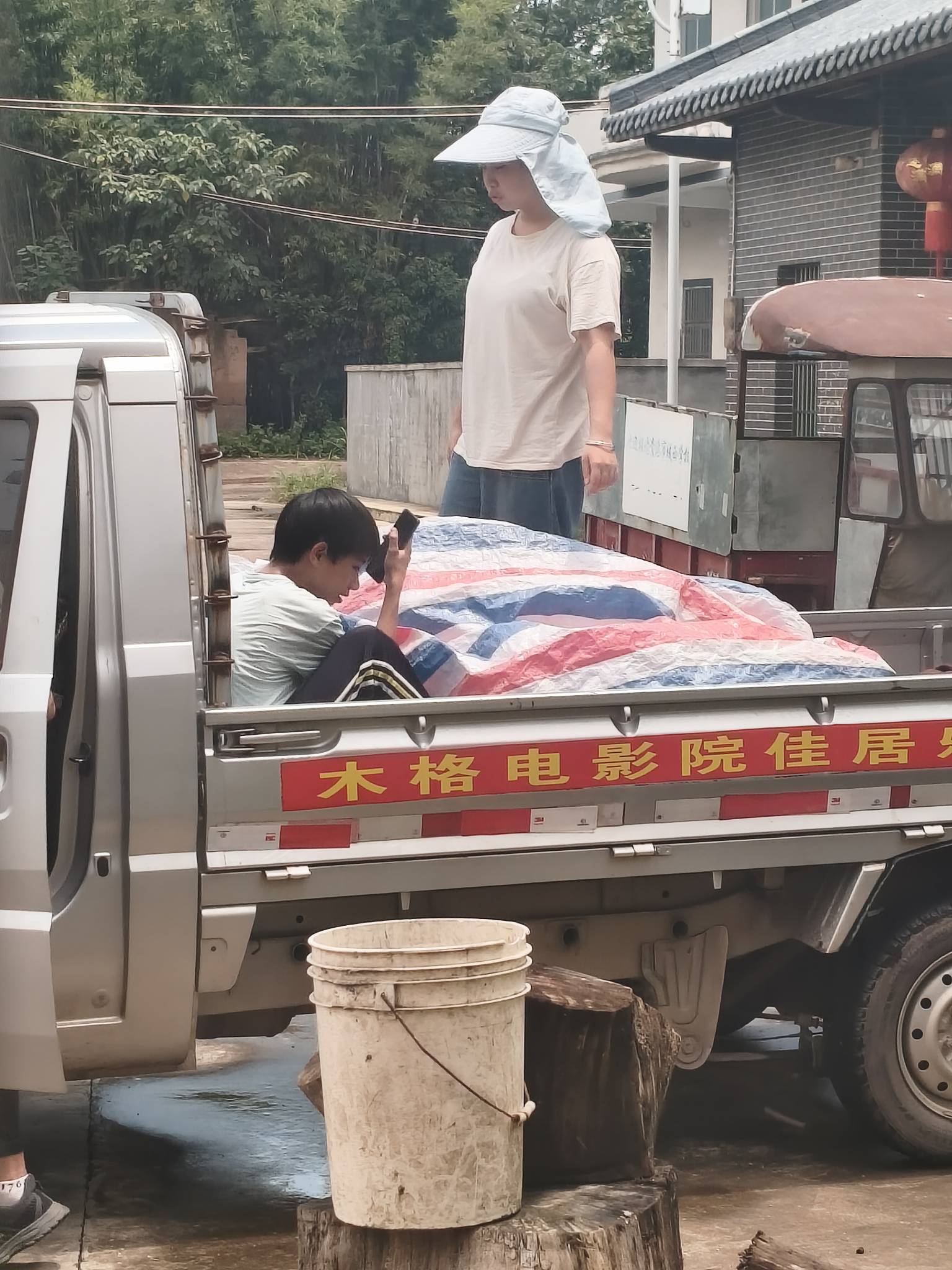 5号那天早上嘛，对嘛，我们去（  ）了几辆电动车
A.借   B.偷   C.抢   D.要

32 / 作者:永恒yi / 