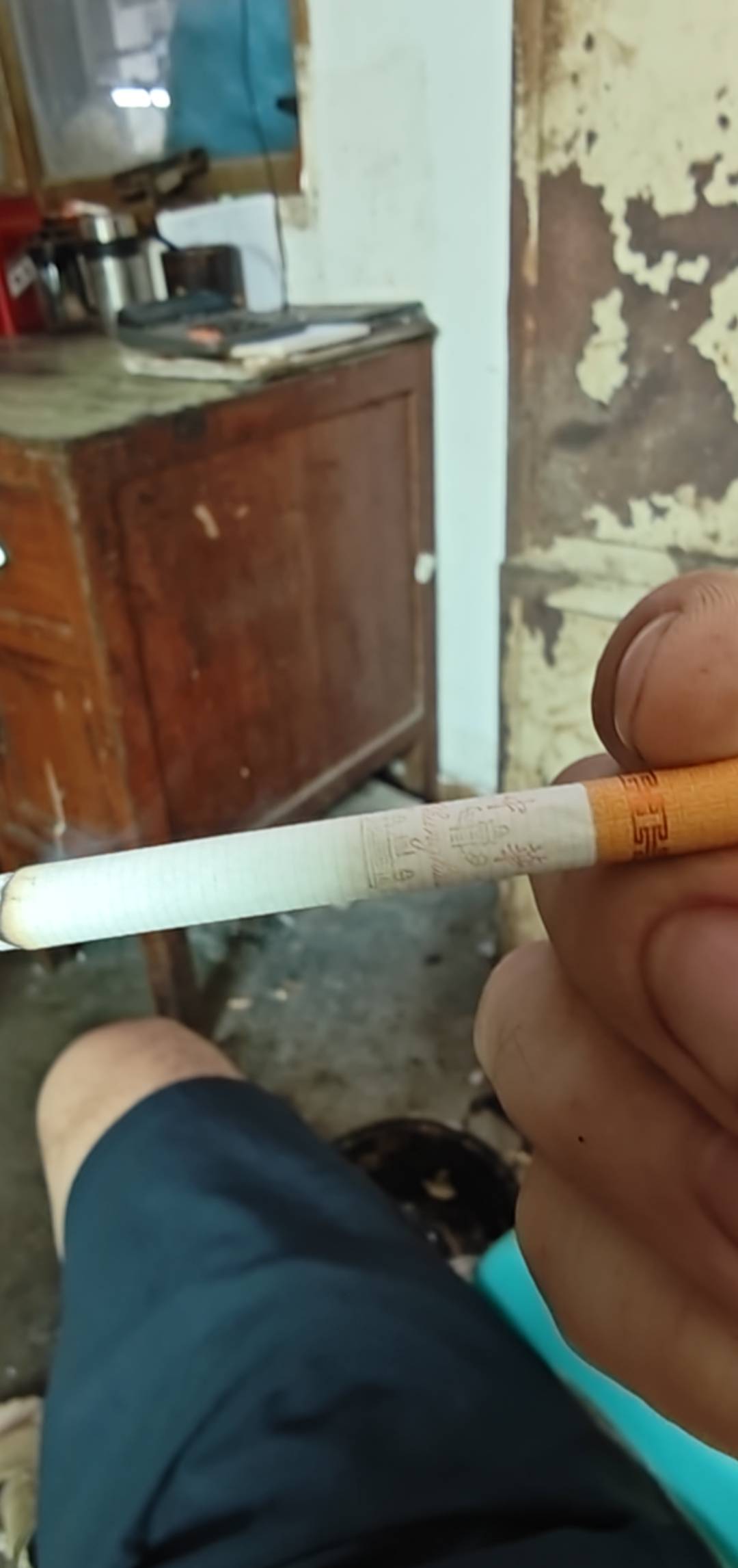 老哥们先抽，.7毫克

70 / 作者:我曾梦想仗剑走天涯 / 