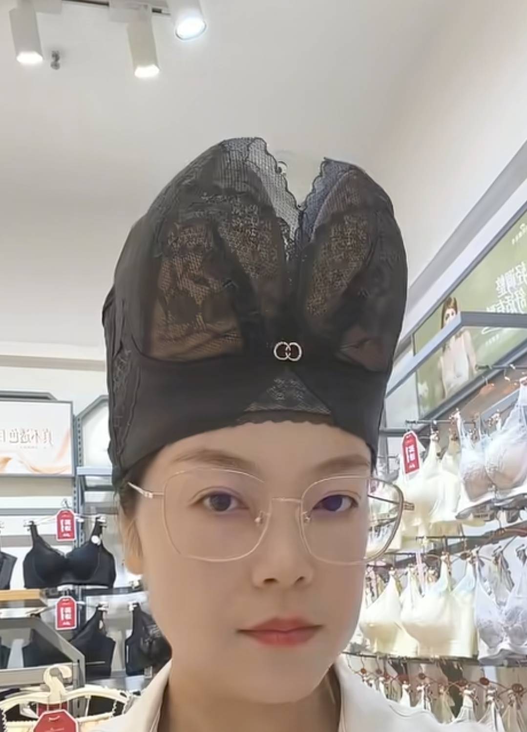 萧山机场ufo是不是真的

4 / 作者:无羊毛111 / 
