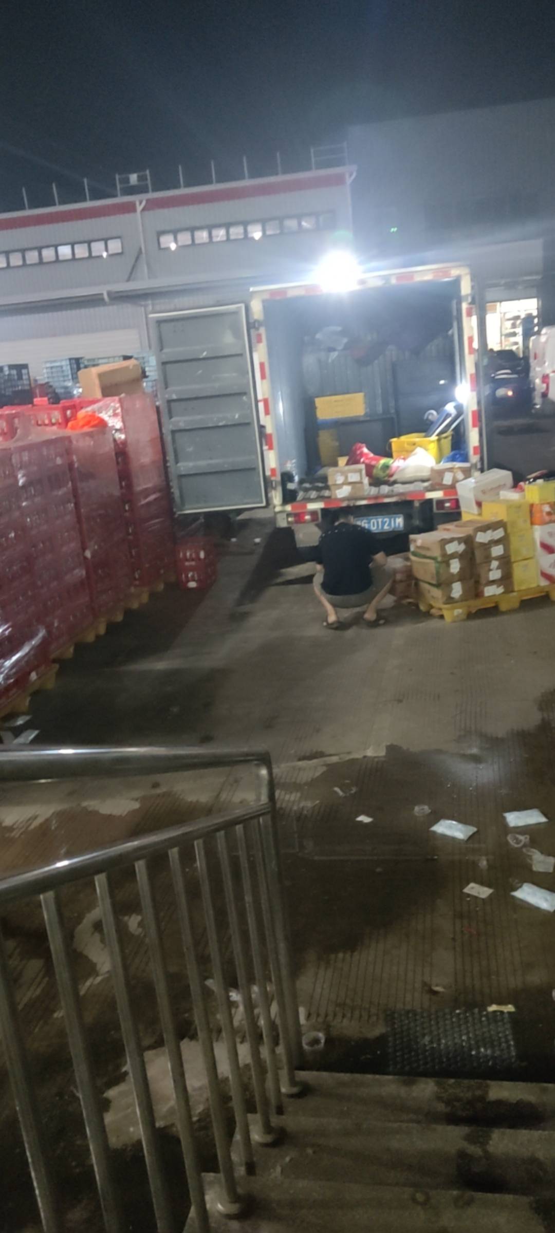 又失眠通宵了真是绝望了崩溃了每天这么赖活着 兄弟们救我 天天崩溃到天亮废了已经
61 / 作者:王江还 / 