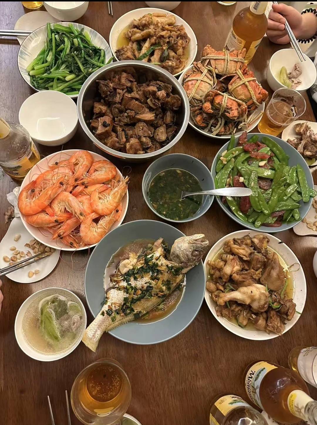 老哥们，吃饭了

22 / 作者:先天挂逼圣体 / 