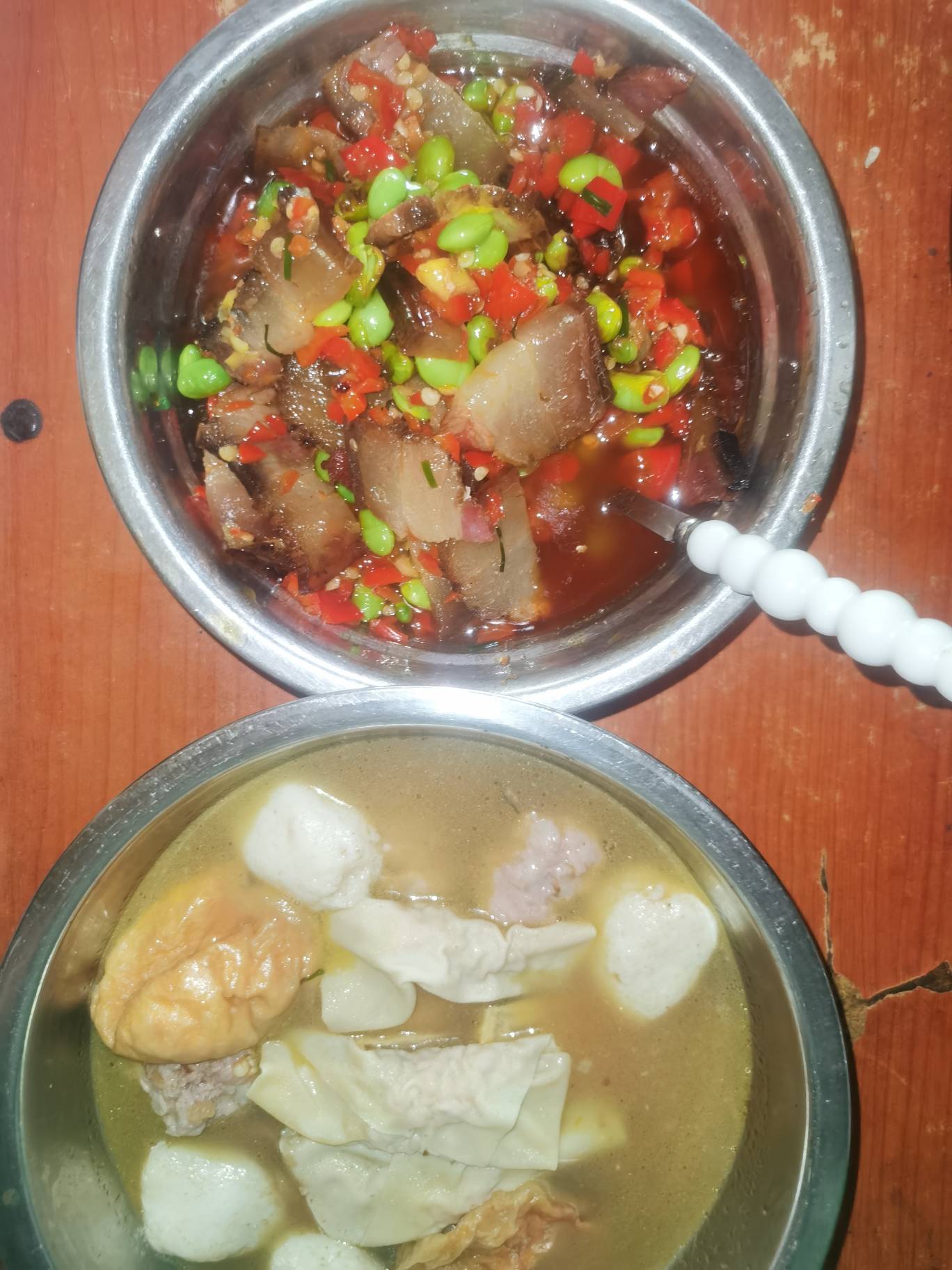 饿了 开饭

29 / 作者:没监控不管 / 