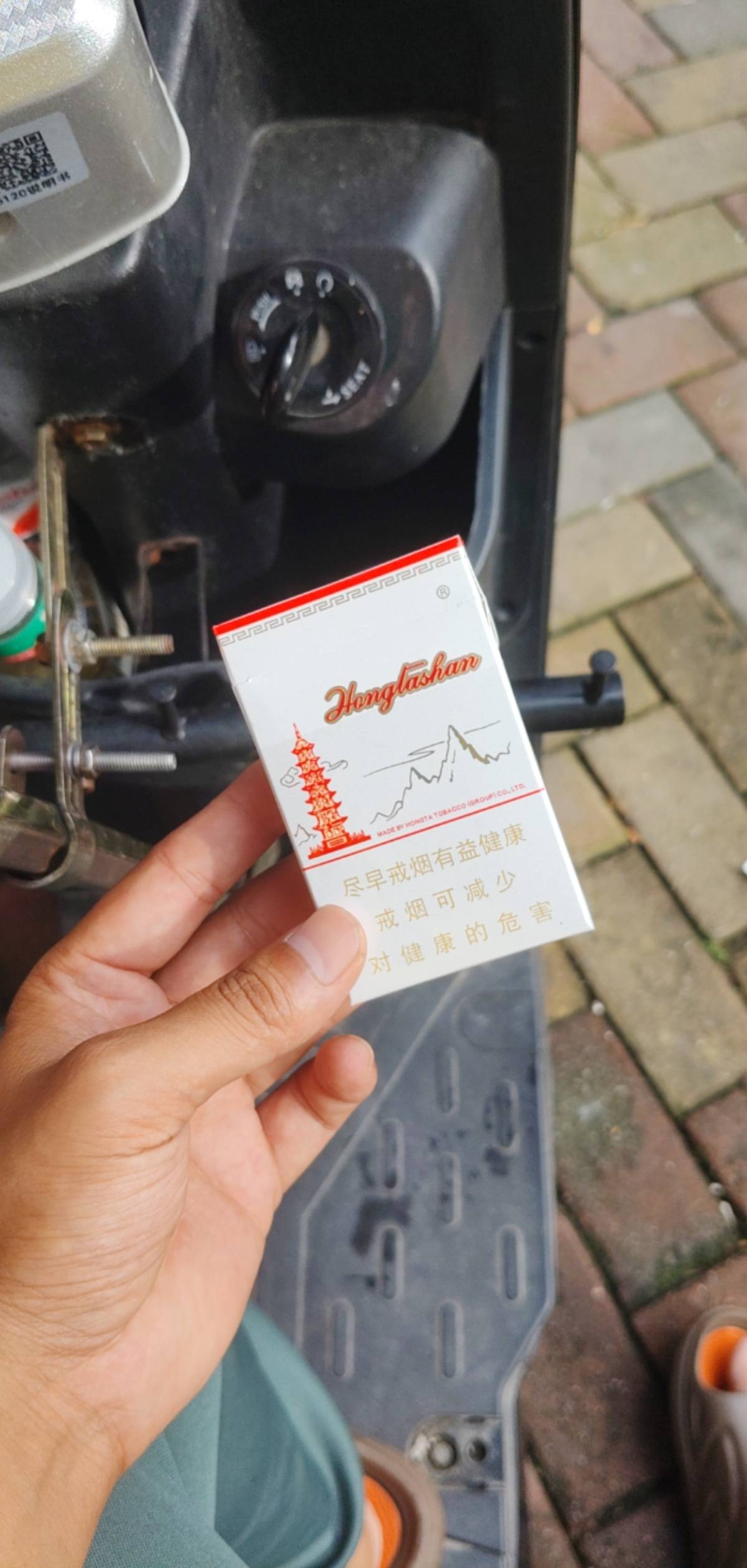 这挂壁外卖跑得真费烟啊，一天都得一包半，

18 / 作者:外卖手术主治医师 / 