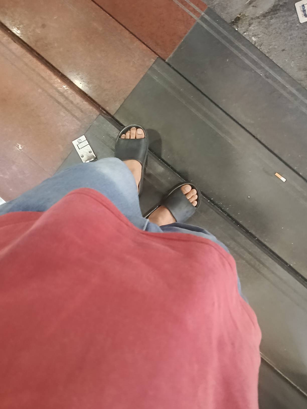 老哥们我已经守在门口了主要太饿了



76 / 作者:一条小麻蛇啊 / 