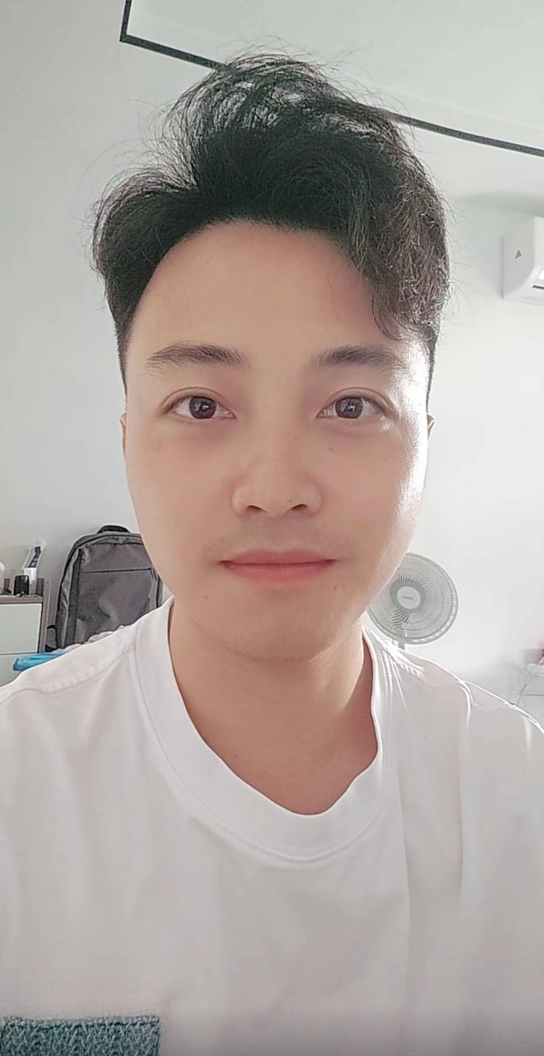 在卡农找个女朋友，本科，央企上班，身高166，体重62公斤，会做饭，年收入20万+



86 / 作者:先天挂逼圣体 / 