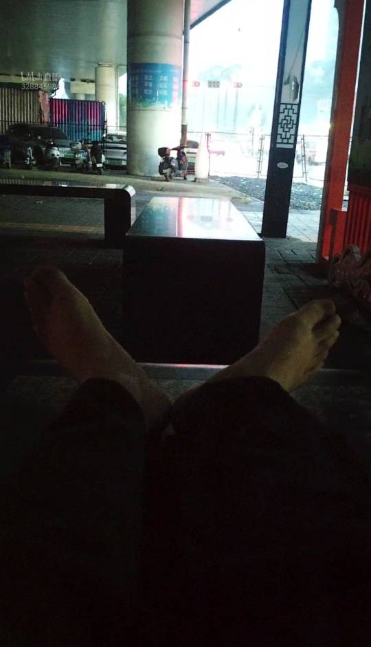 我不是挂壁仔，我不要做挂壁仔

94 / 作者:星空物 / 