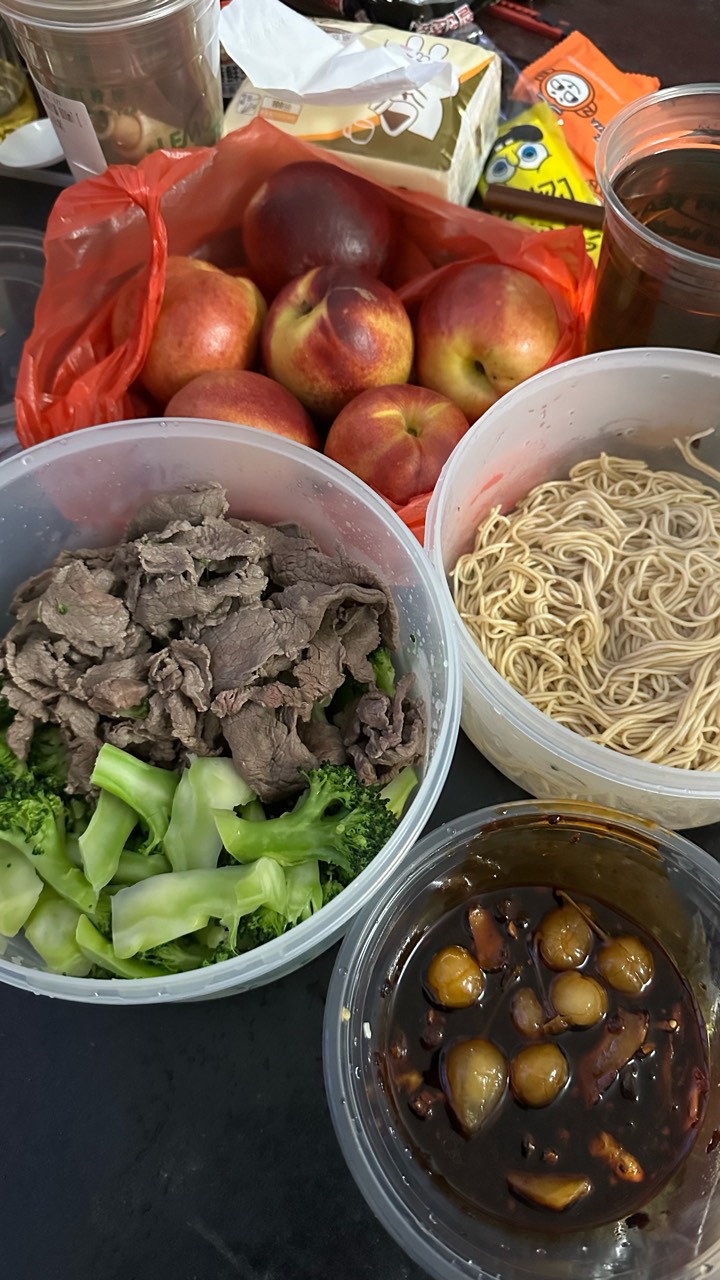 半斤牛肉，2斤桃子，刚好26，感谢老哥，感谢新浪

78 / 作者:不知明的靓仔 / 