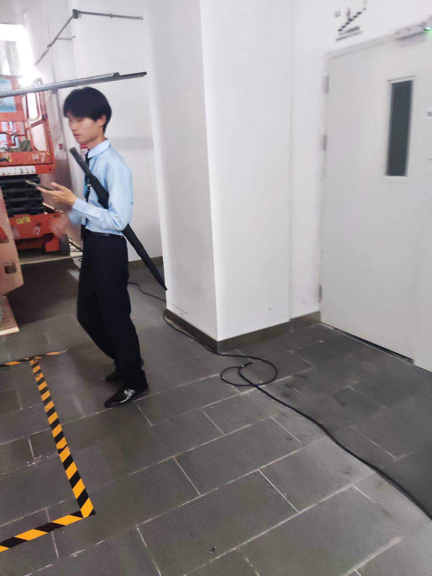我曰这商场保安太难干了，今天被分去巡逻商业街了，两小时就要打卡一遍16个点上传到ap31 / 作者:麻将糊了333 / 