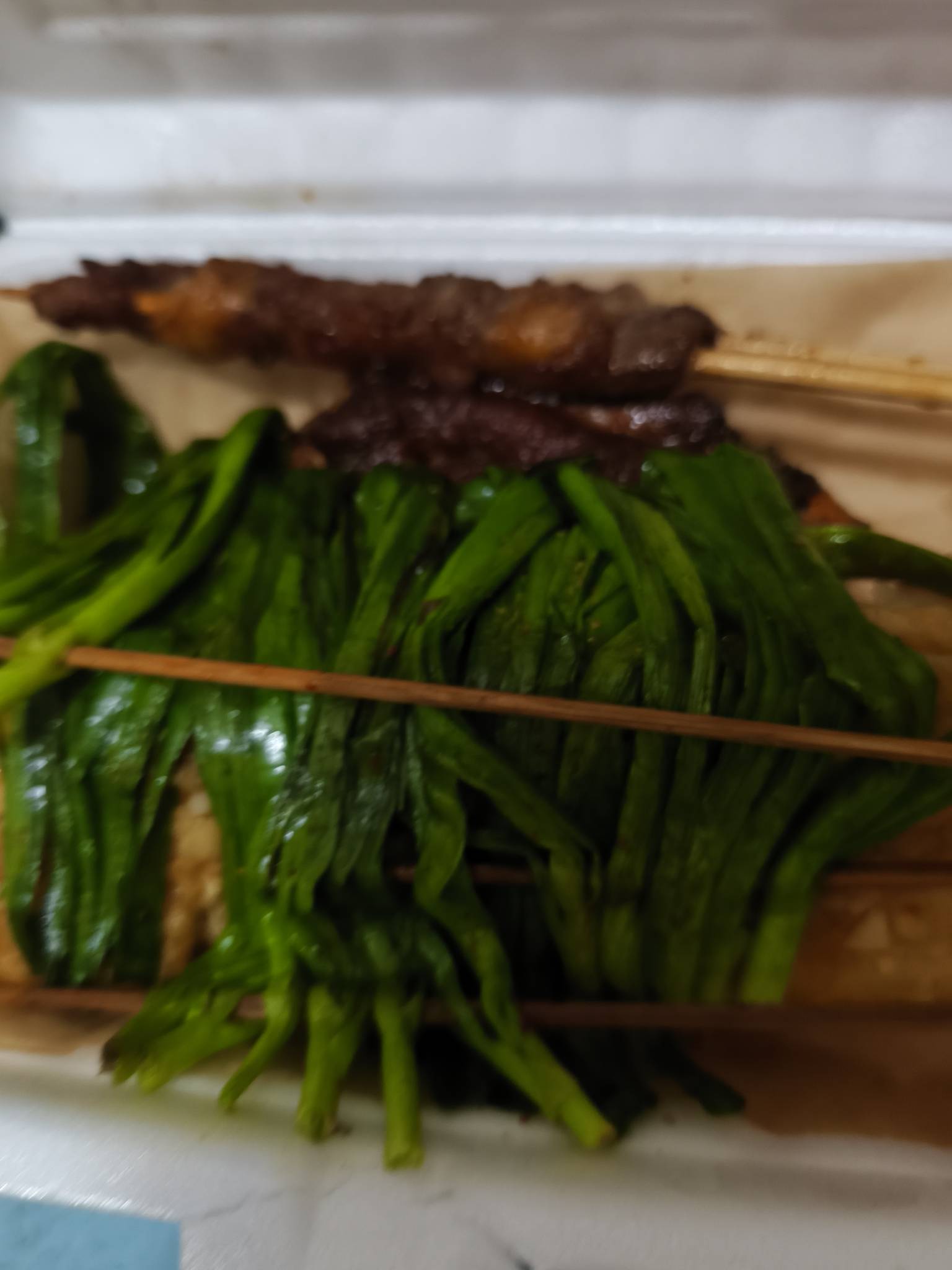 新的一个月啥毛也没有，犒劳一下自己，也没有免单，吃完睡觉。


70 / 作者:梦留痕 / 