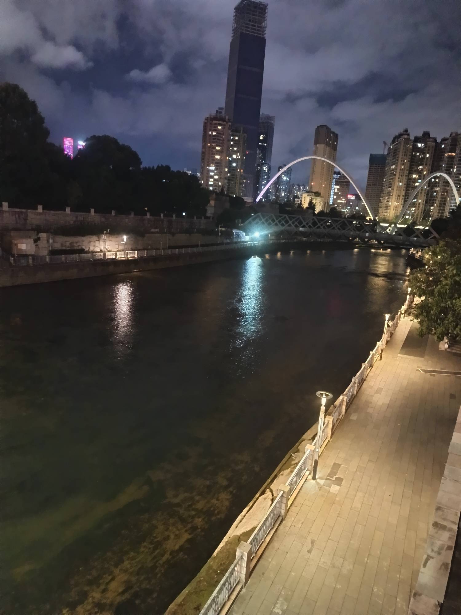 沦落街头了


45 / 作者:浪花的泡沫、 / 