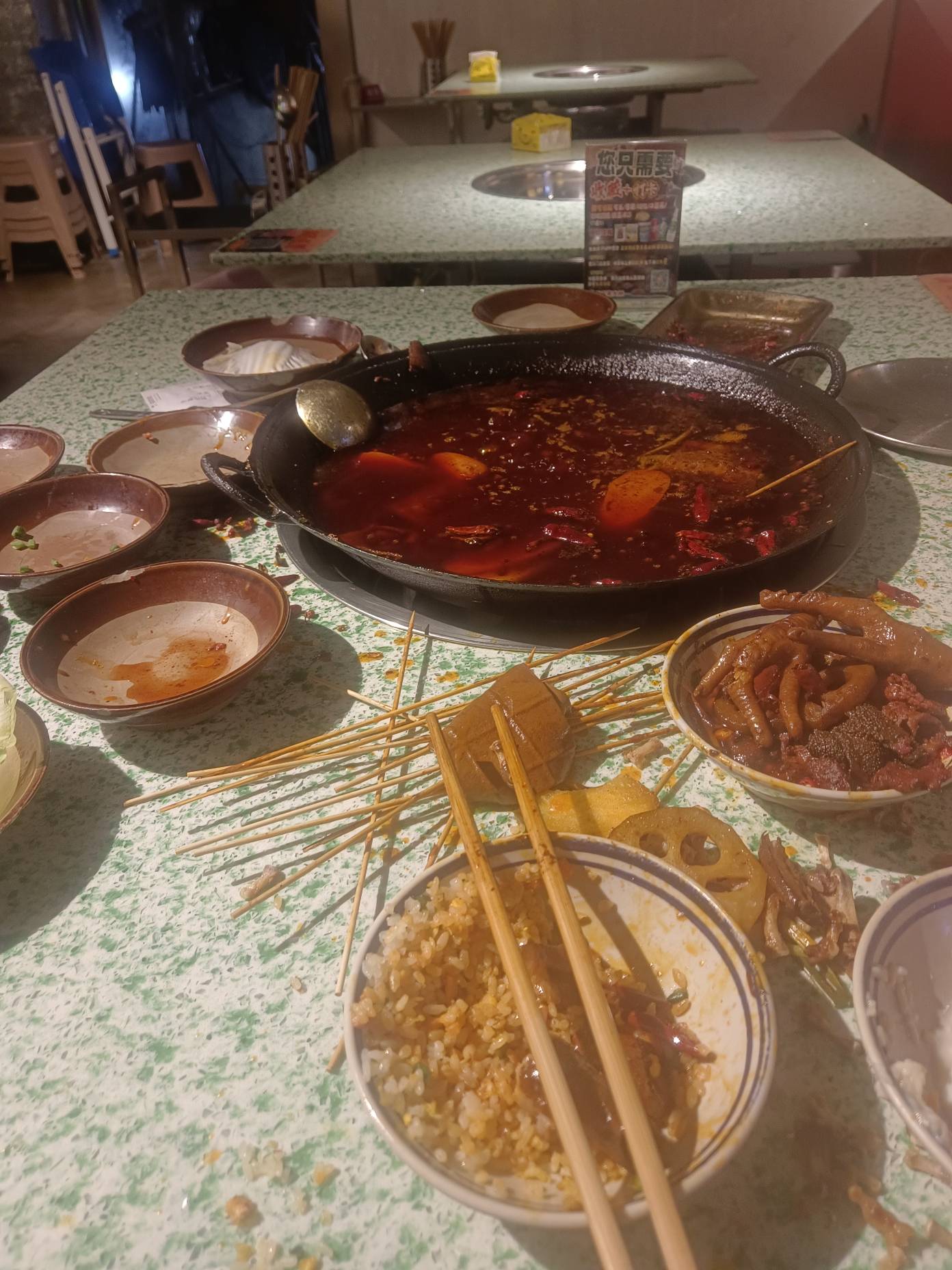 老哥们 现在越来越感觉活着没有什么意思，天天赚点小钱，真喵的浪费生命 起又起不来

24 / 作者:晨光啊 / 