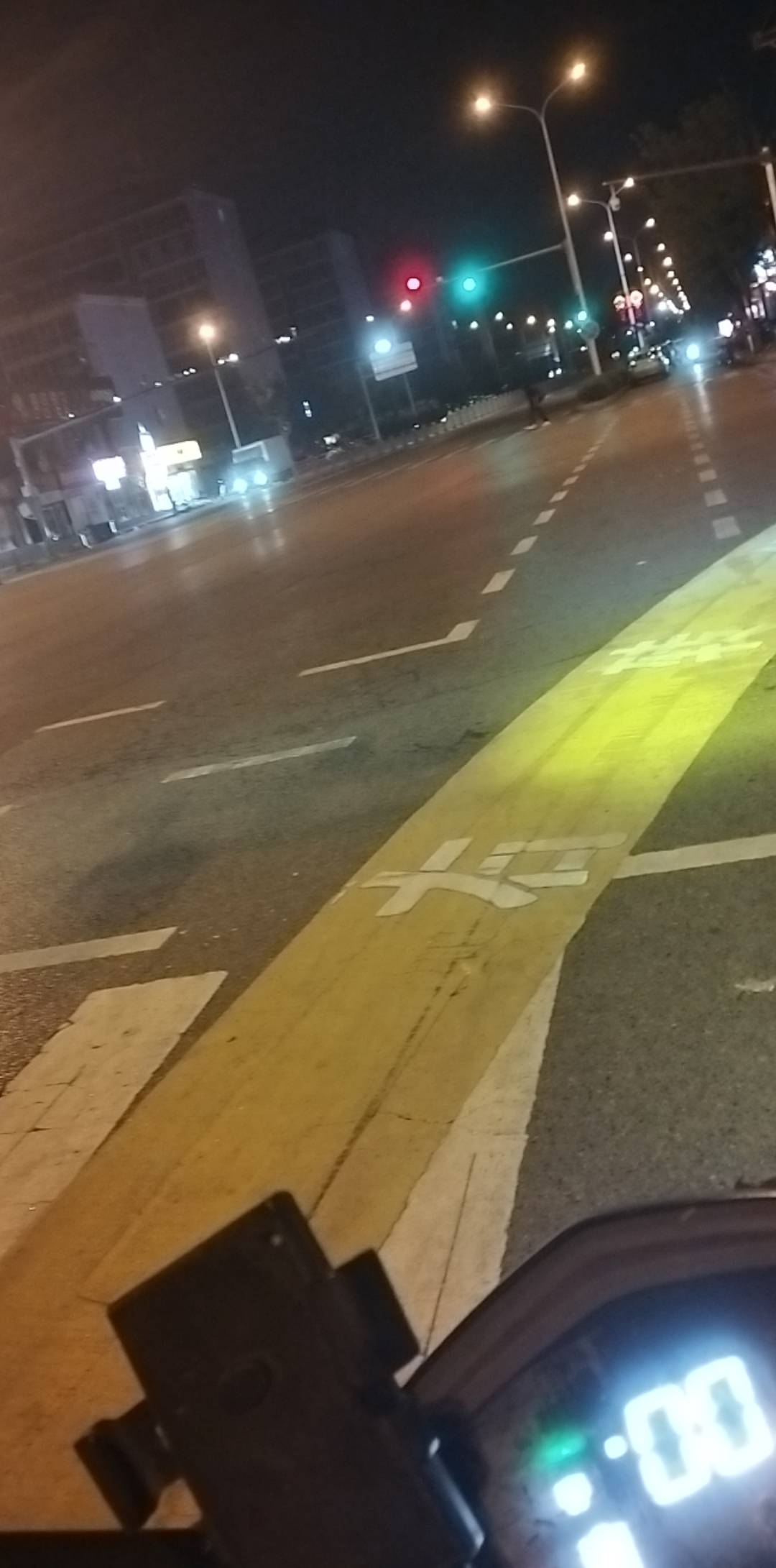 大半夜跑畅跑跑助跑的真该死啊，众包一点单都没有，祝愿这些畅狗驻狗轮胎早日没气，

71 / 作者:清风作伴 / 