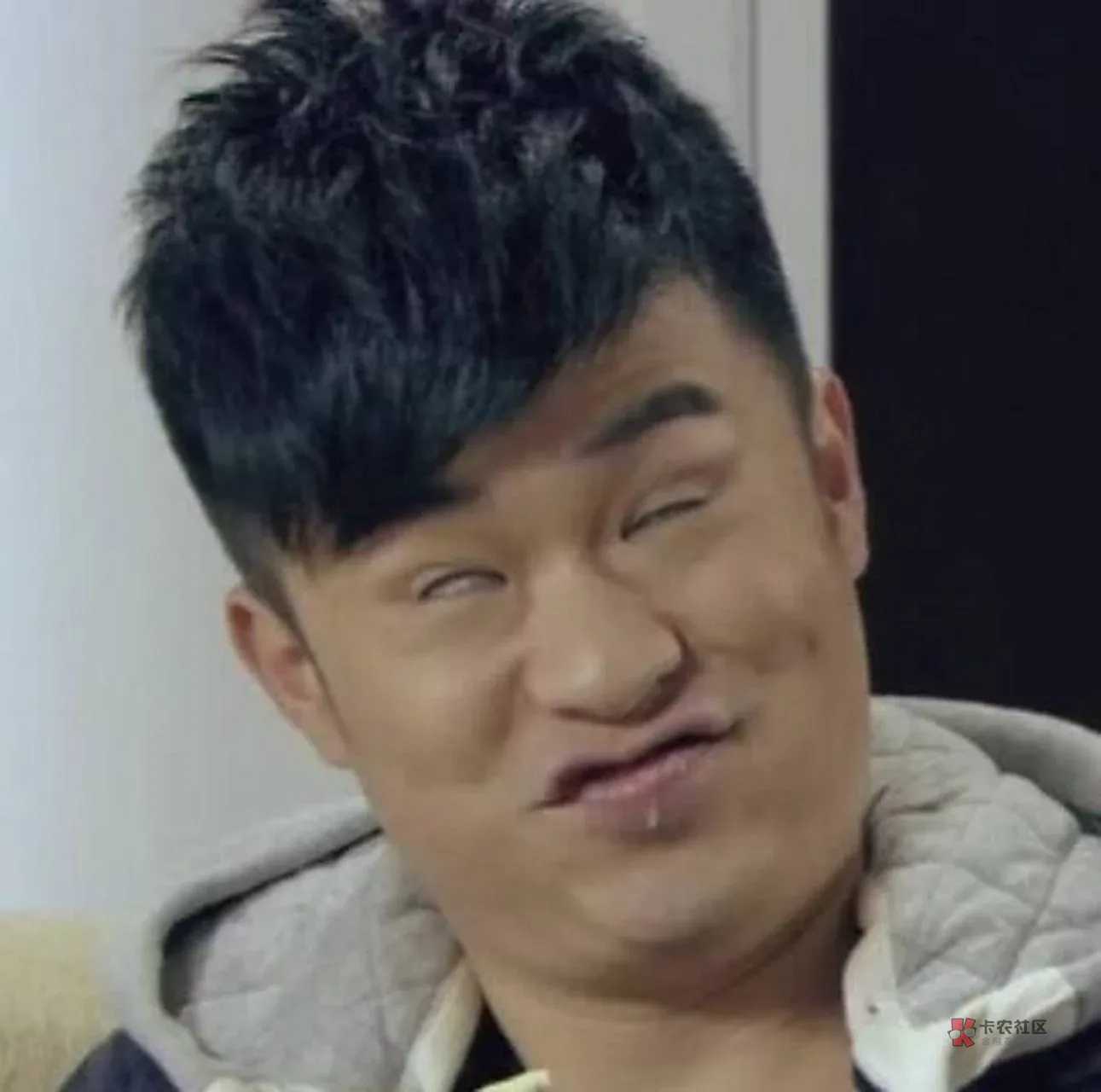 我想问下信出这些优惠券能烧了给他的浮木上坟用吗？




18 / 作者:我是你的爹地 / 