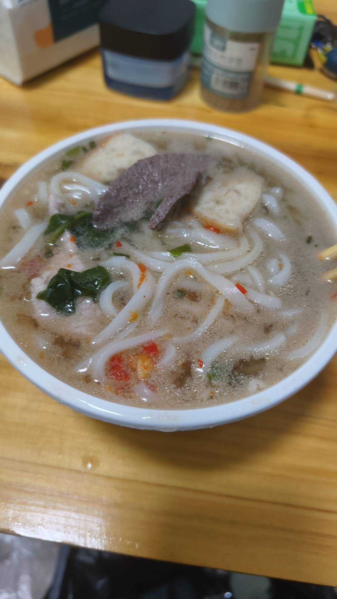 老哥们先吃，好饿

3 / 作者:挂比了救我鸭 / 