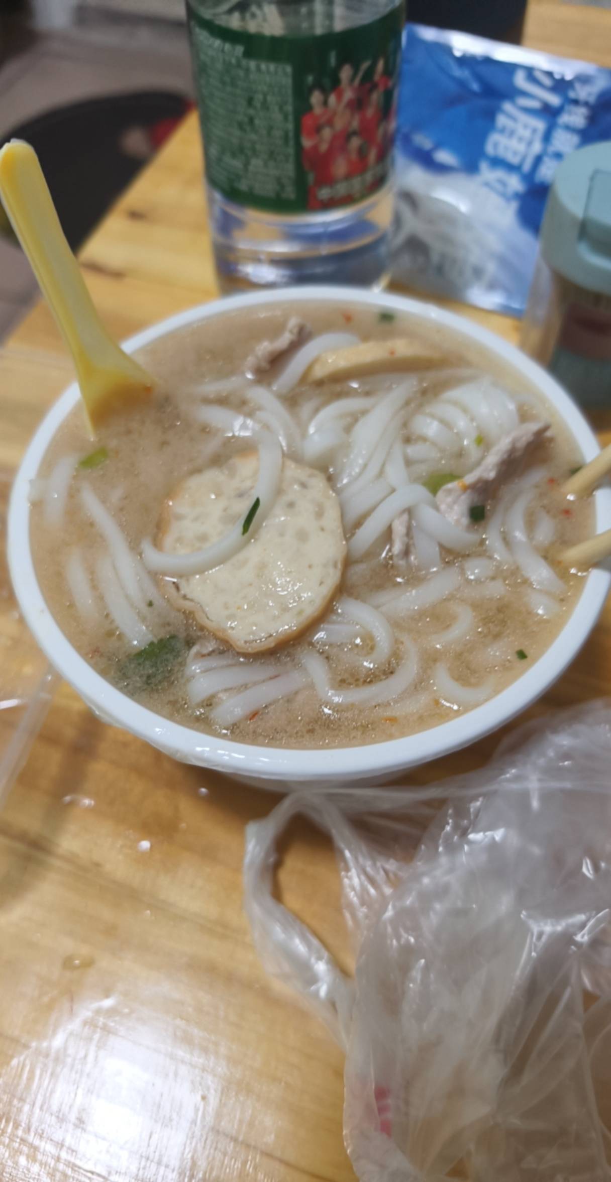 老哥们天天吃猪杂粉需要注意什么

59 / 作者:挂比了救我鸭 / 