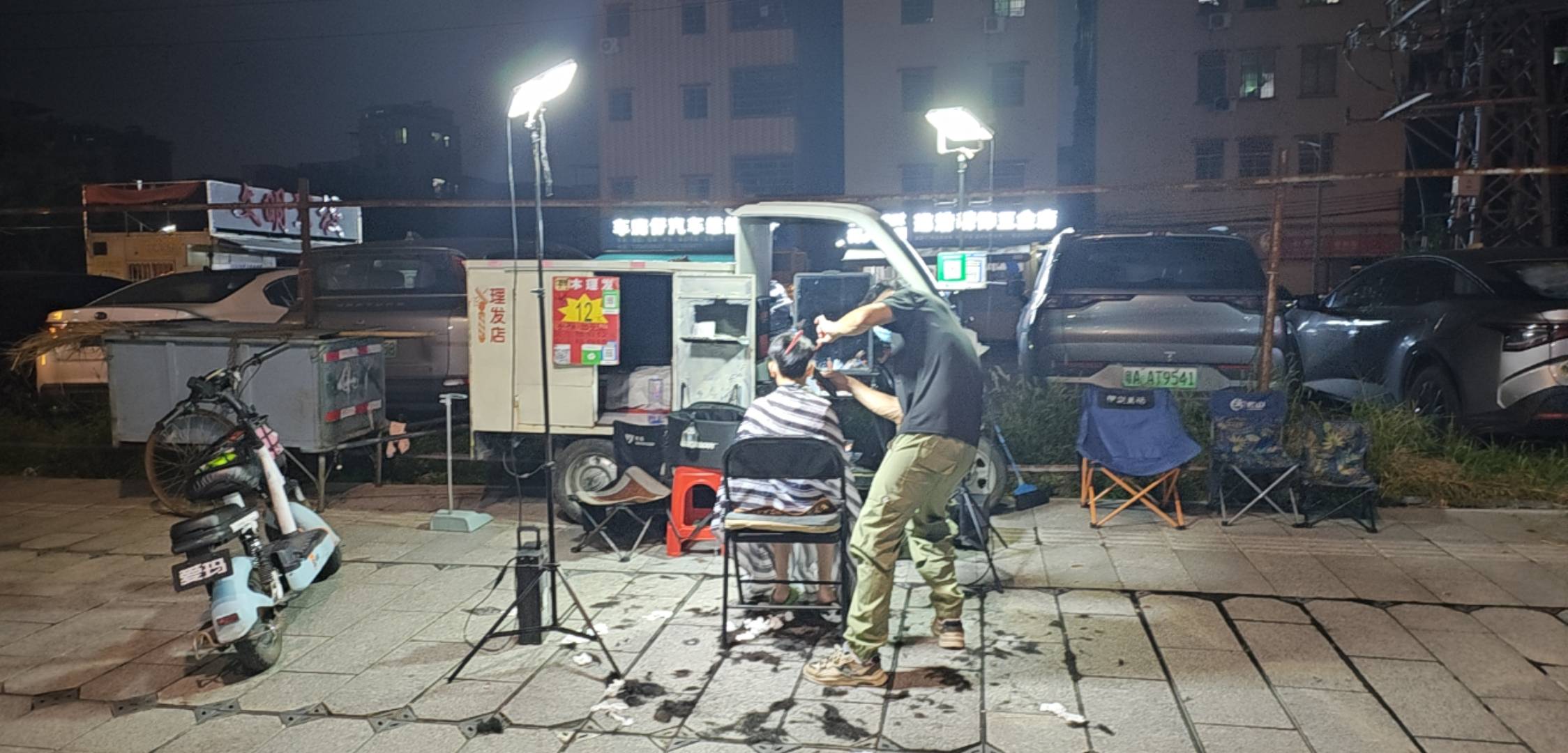 老哥们，穷怕了，只能出来剪这个了。

45 / 作者:庐陵老人 / 