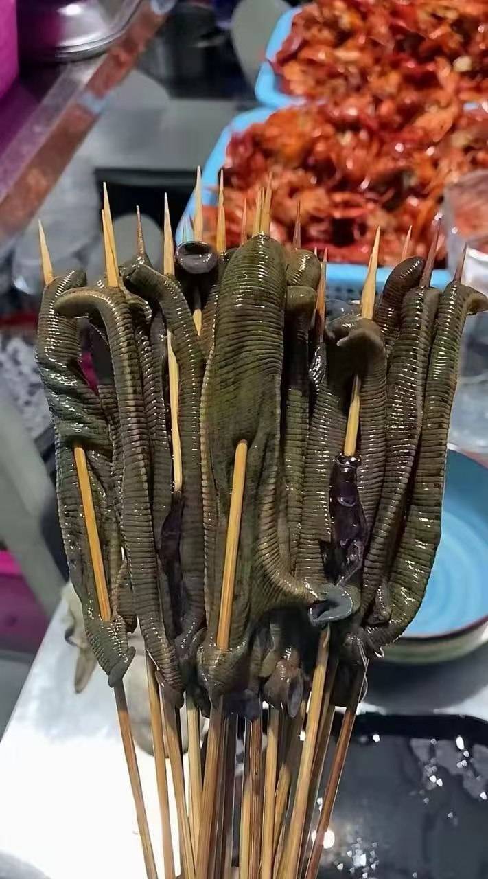 从下到大没吃过什么好的，现在有点钱不知道点什么吃，脑子只有什么猪脚饭什么拉面之类33 / 作者:恭喜发财 ~ / 