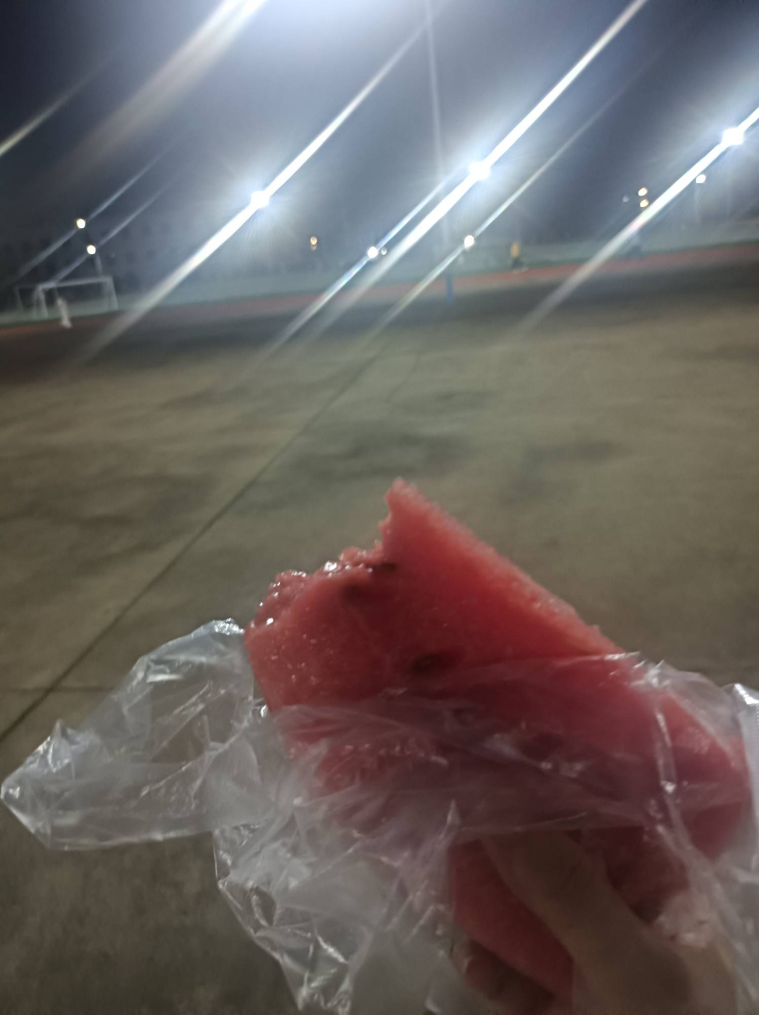 还有9天发工资，老哥们，我熬不住了

34 / 作者:我不知道12 / 