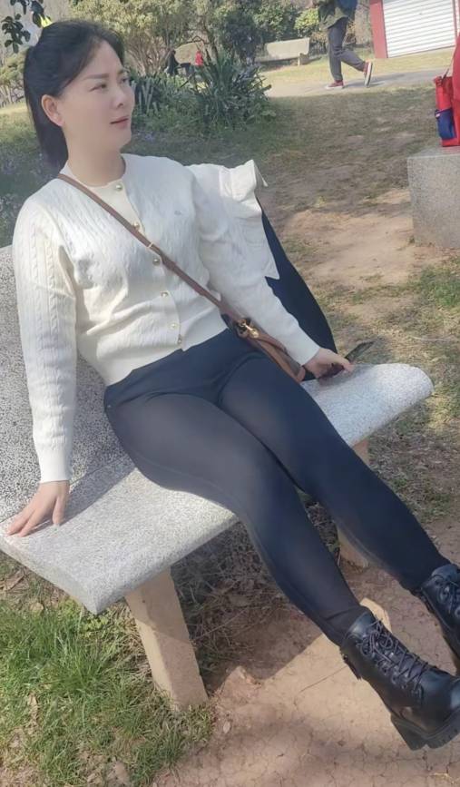 顶不住了老哥们 在不发毛要饿死了

18 / 作者:突然提 / 