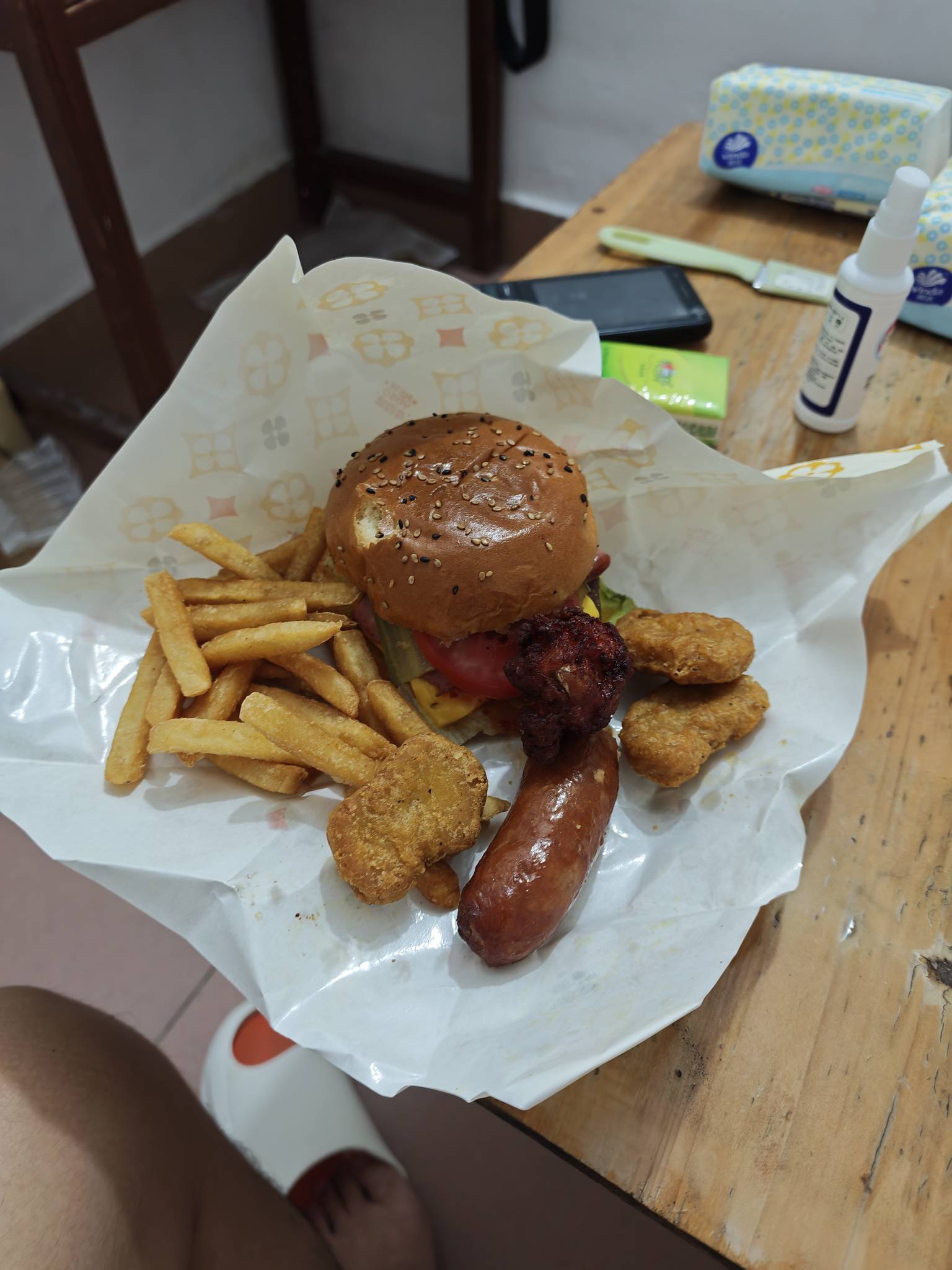 H夏的钱已经造完了老哥们 吃的满嘴流油

23 / 作者:小小多肉 / 