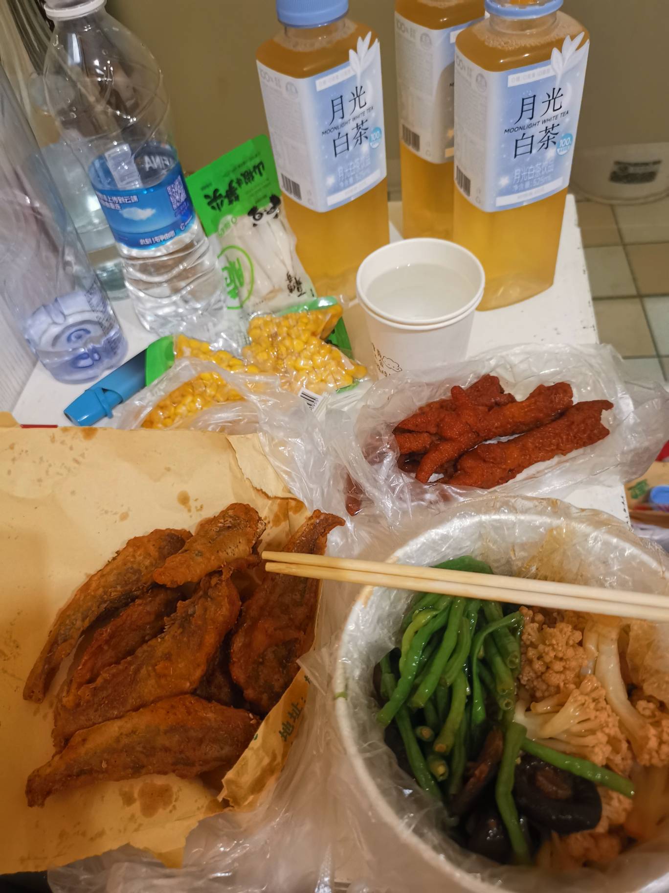 来吧老哥们，吃吃喝喝都是赔，唯有——有来回，今朝有酒今朝醉，生活不会太疲惫

96 / 作者:口味王 / 