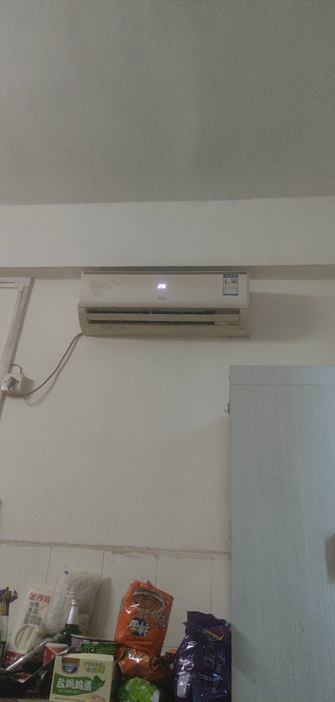 老哥们你们一般无聊干嘛 挂壁出租房有电脑有空调 但是好无聊刷抖音也刷腻了


100 / 作者:啦啦啦啦啦乖乖 / 