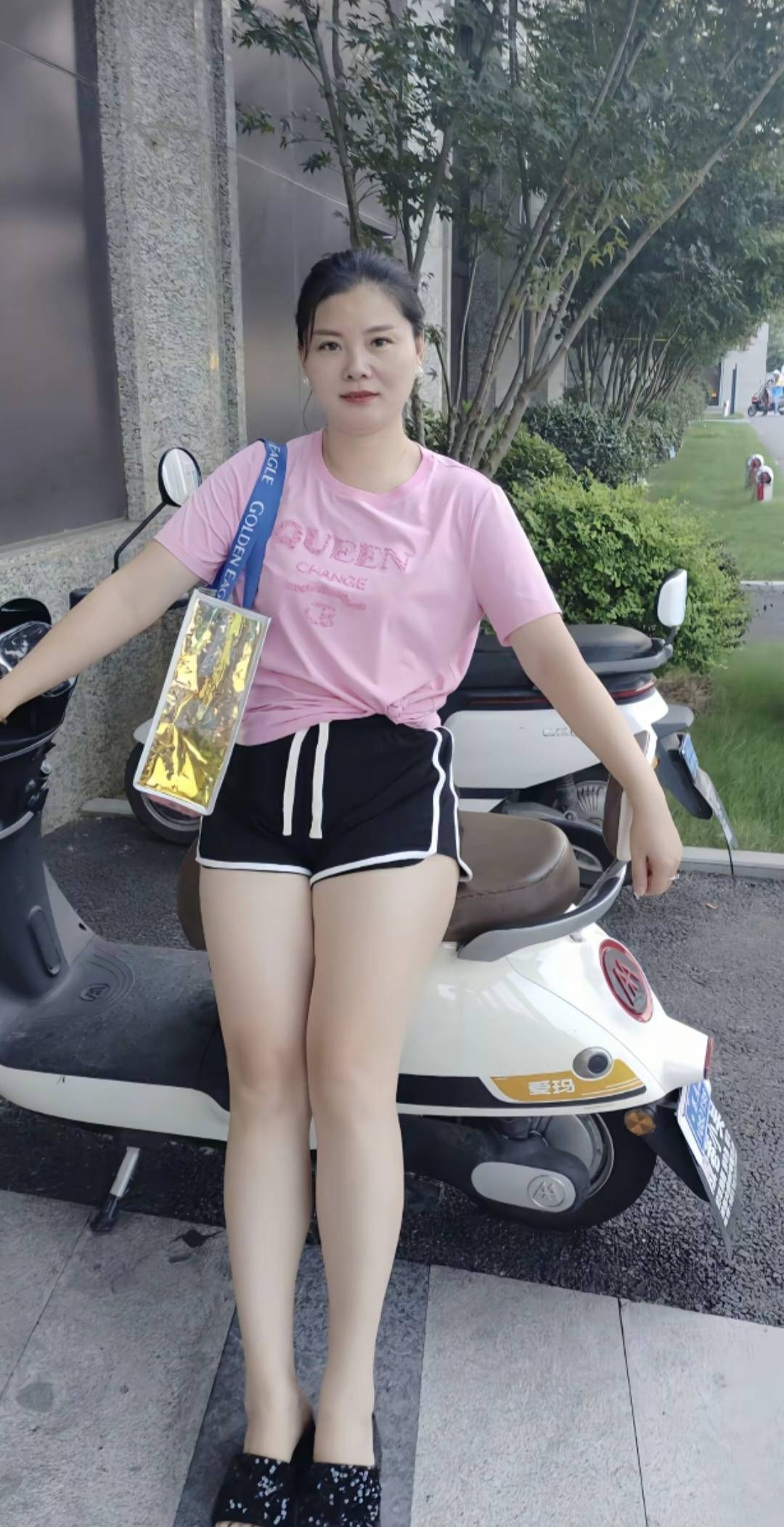 qq炫舞两个号全是钻石 亏死

12 / 作者:突然提 / 