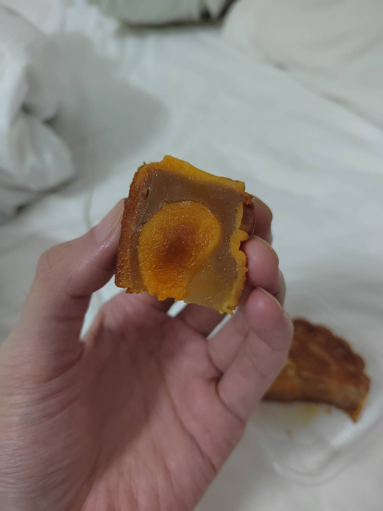 太久没吃月饼了，还挺好吃的，可能是我太饿了

42 / 作者:今年要发财 / 