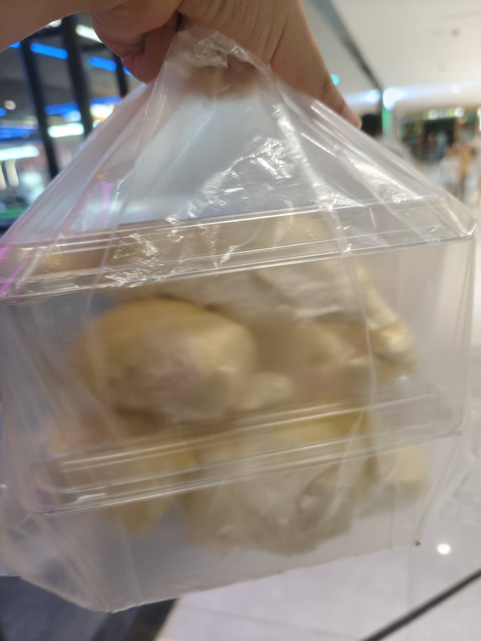 对象非要吃榴莲，一个干了118 唉，今天申请的毛好不容易破百又没了


39 / 作者:Z。先生 / 