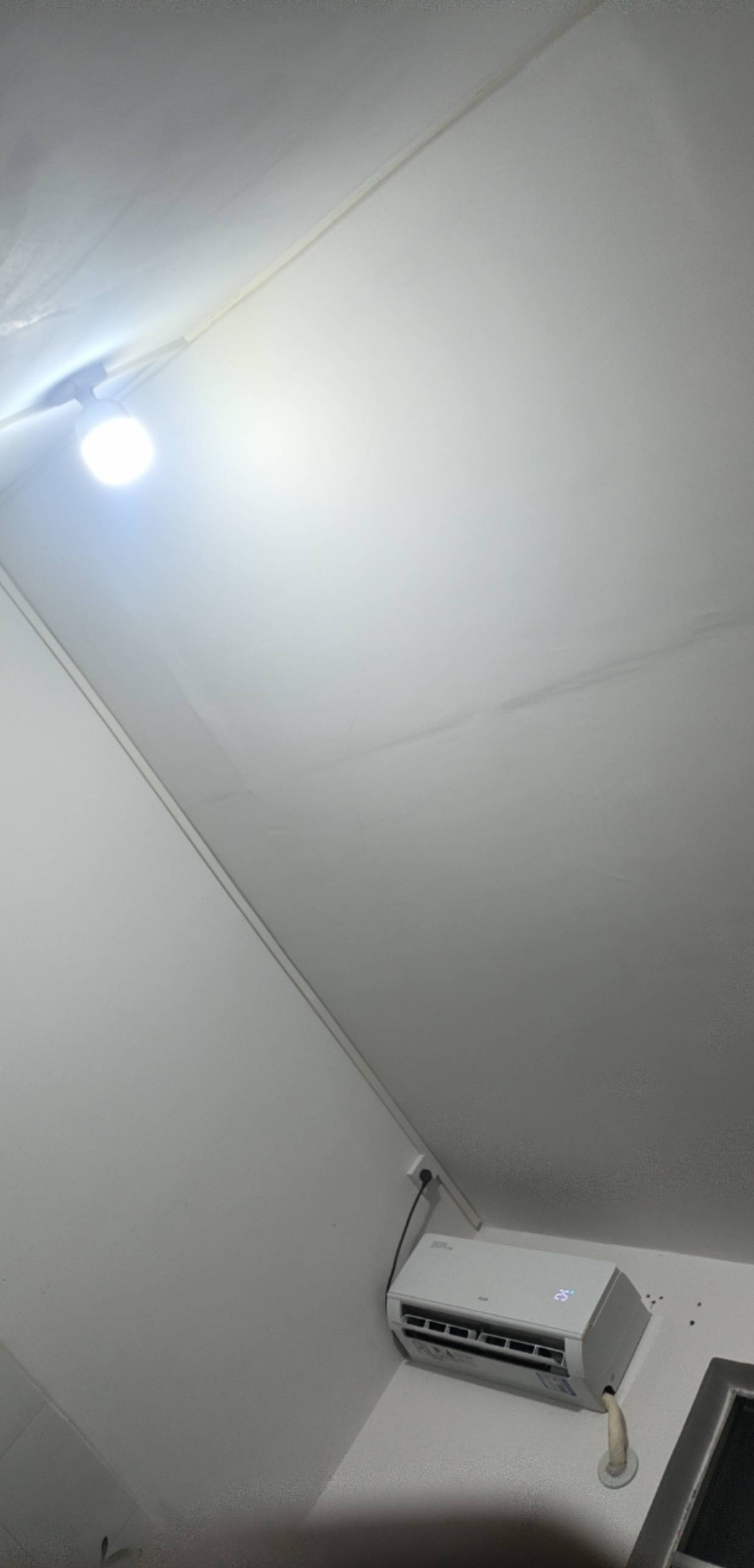 广东这天气没空调要死人啊，风扇吹出来全是热风，跟烤炉一样
59 / 作者:大学毕业 / 