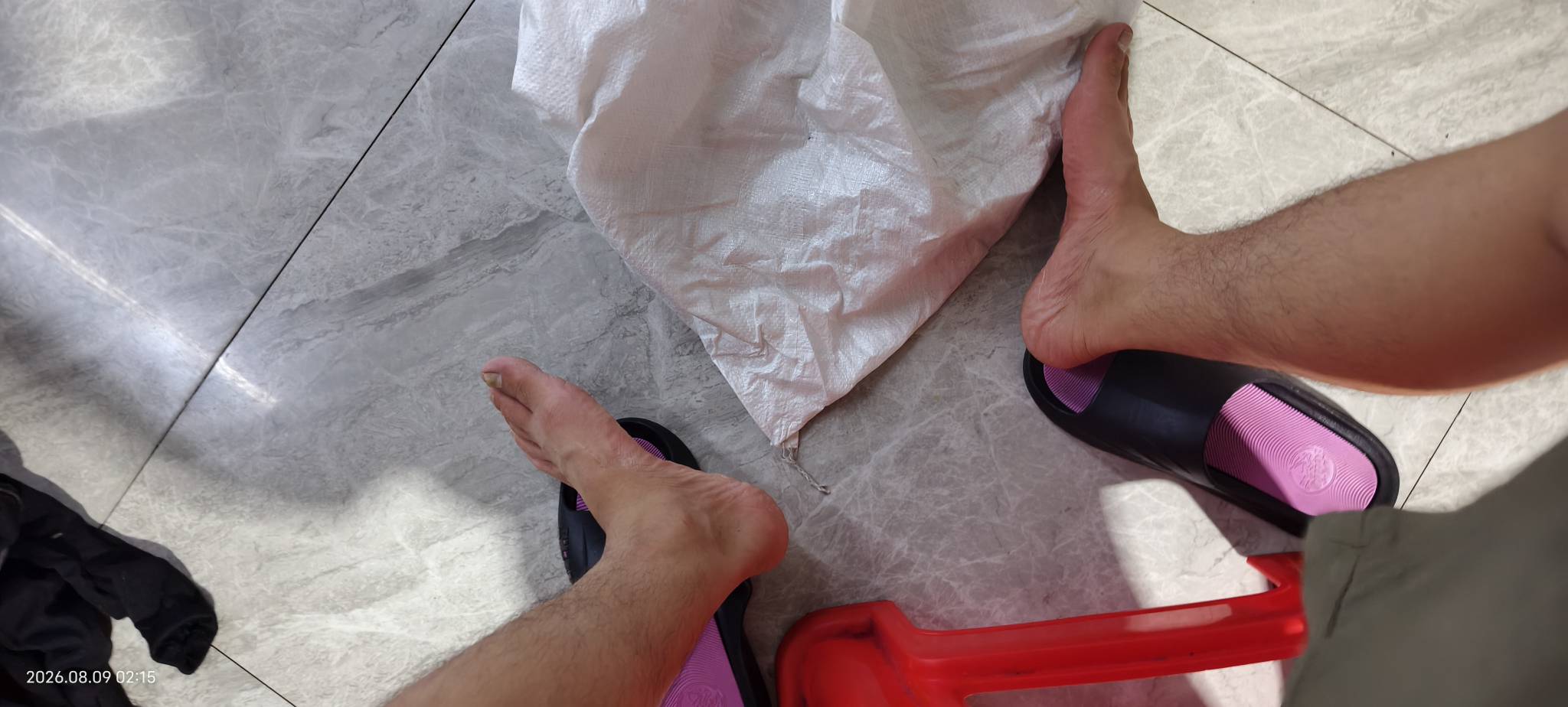好累啊，才两点。要到7点下班，想跑路。


36 / 作者:逼两拳皇 / 