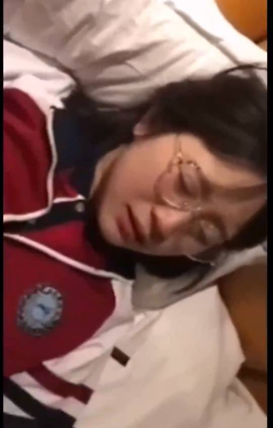 眉毛绝望了

87 / 作者:挂壁哥 / 