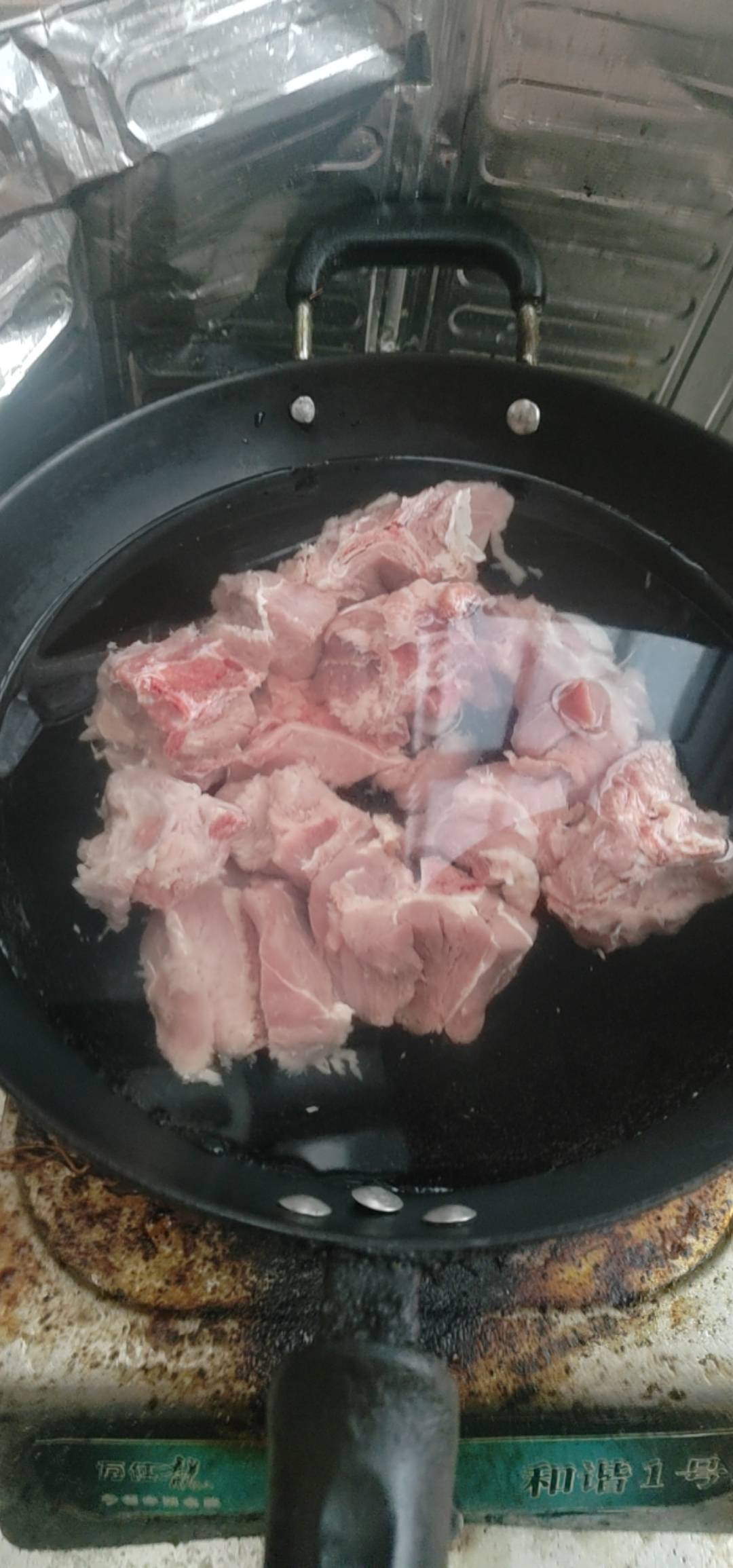 今天火锅老哥 杭州台风来了



38 / 作者:名字真难取啊 / 