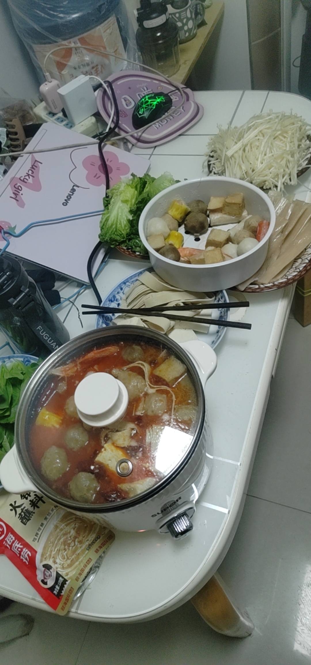 老哥先吃  一个半小时累毁了 小火锅

92 / 作者:名字真难取啊 / 