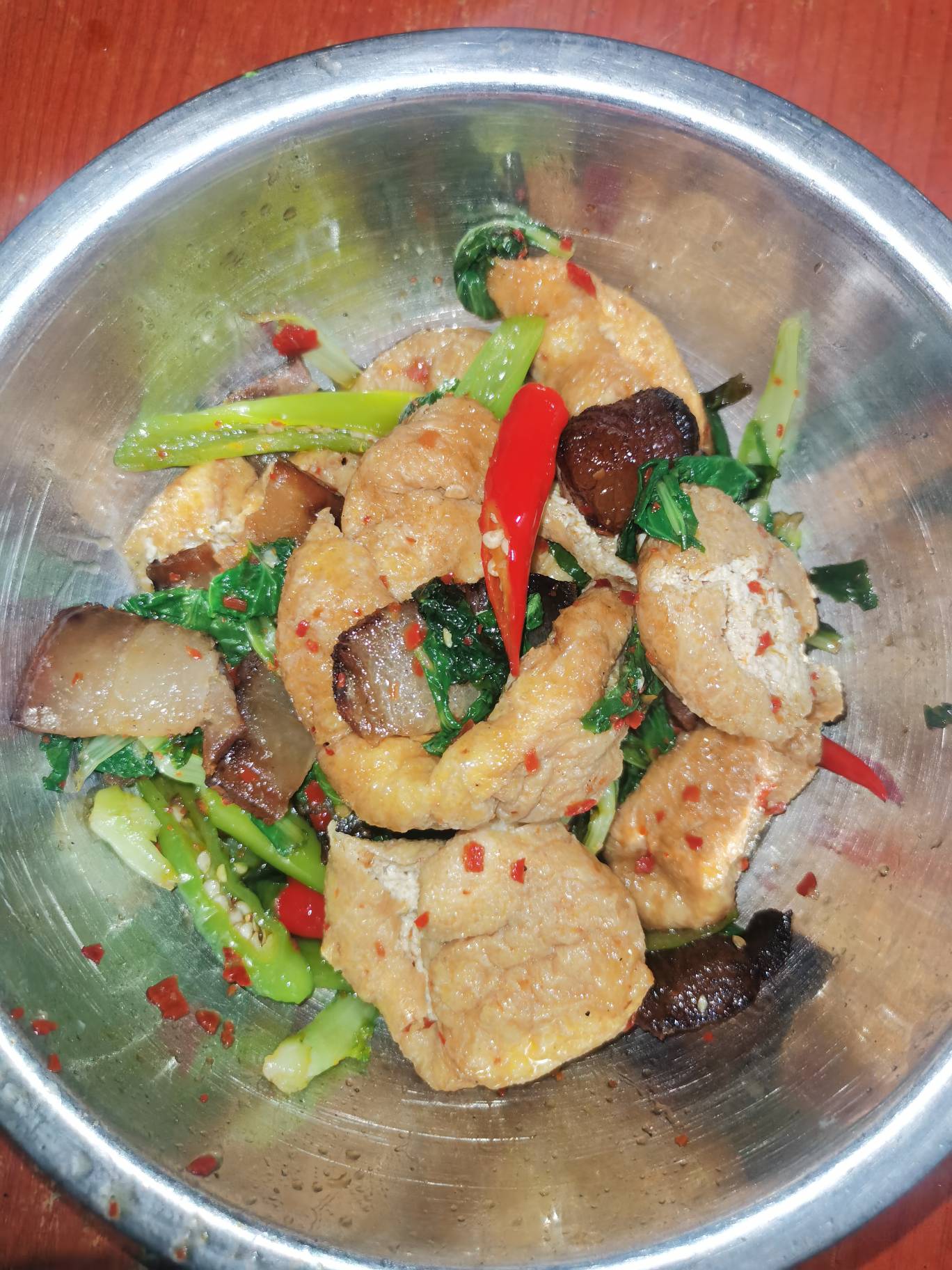 青菜真的便宜 3块钱给了好大一把 能吃3顿了 

71 / 作者:没监控不管 / 